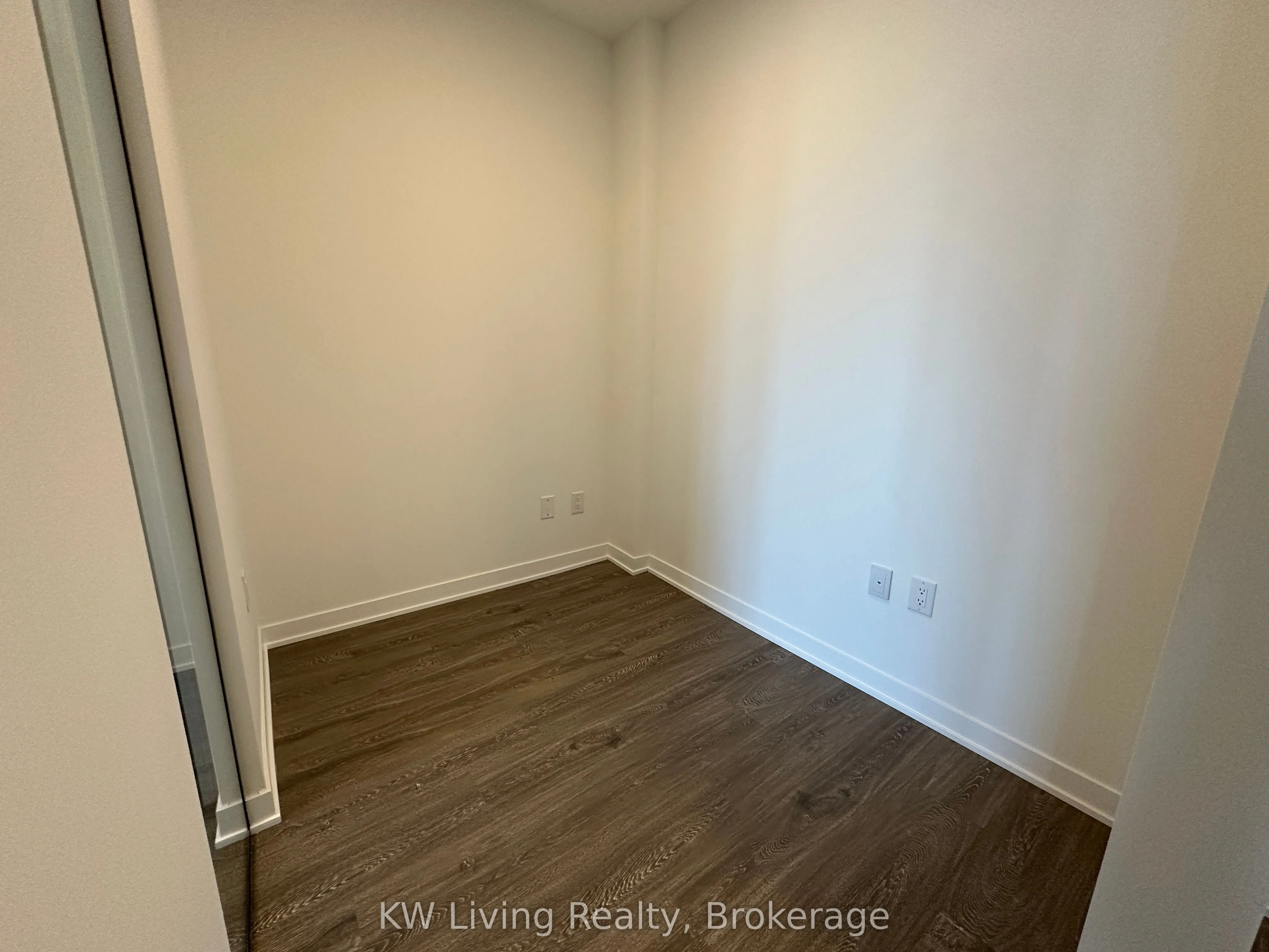 2495 Eglinton Avenue W, #703