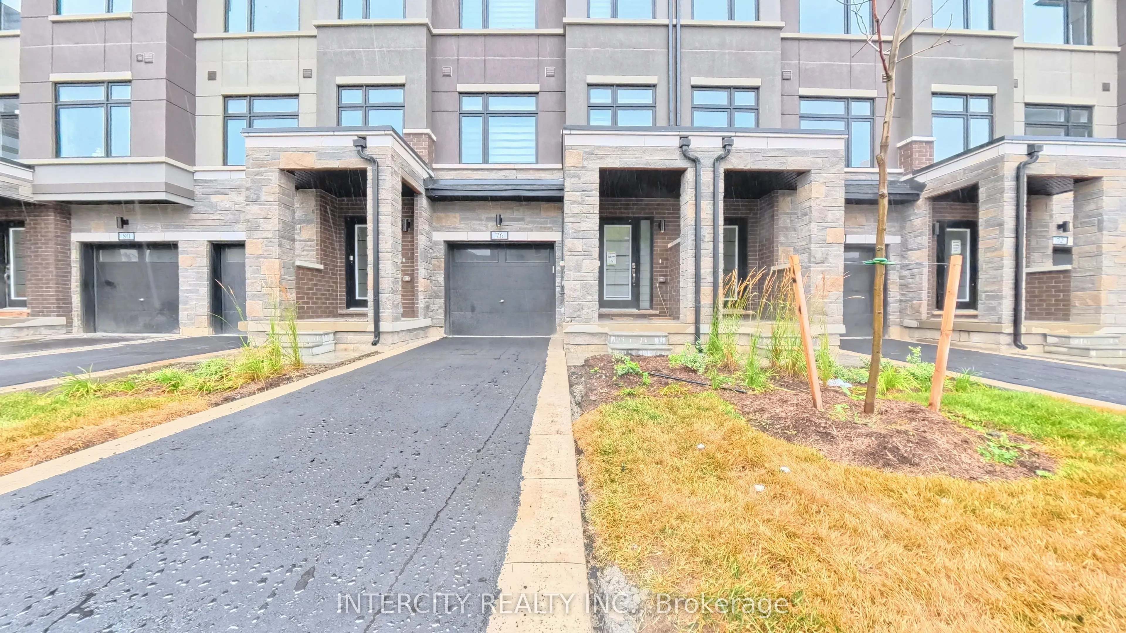 76 Fieldridge Crescent