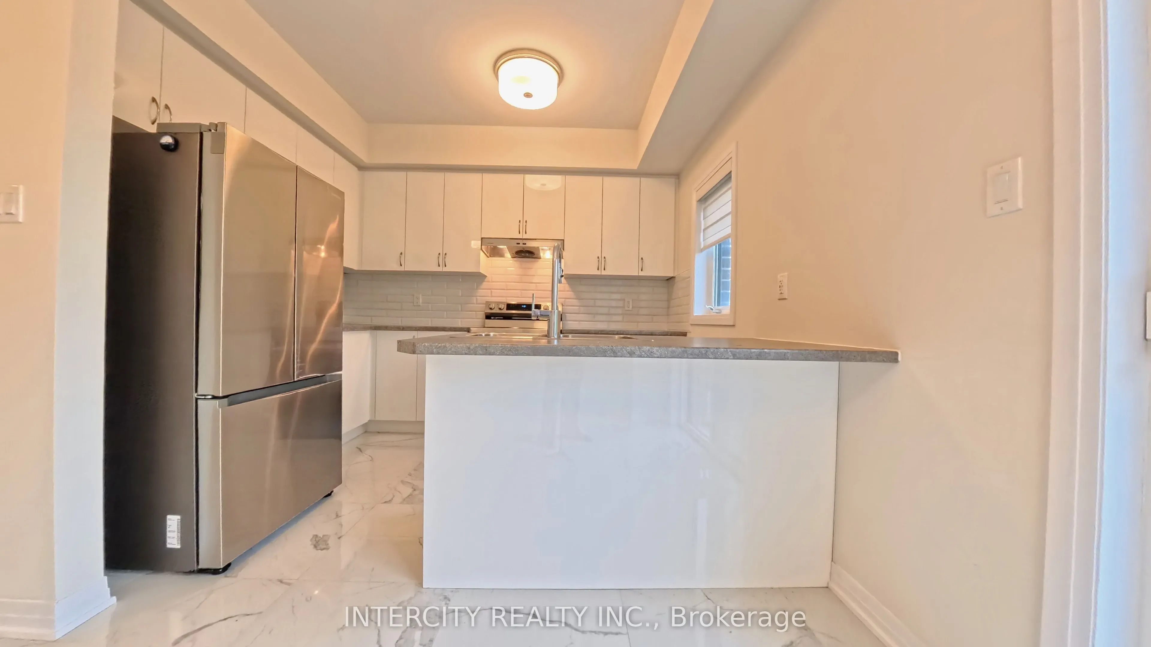76 Fieldridge Crescent