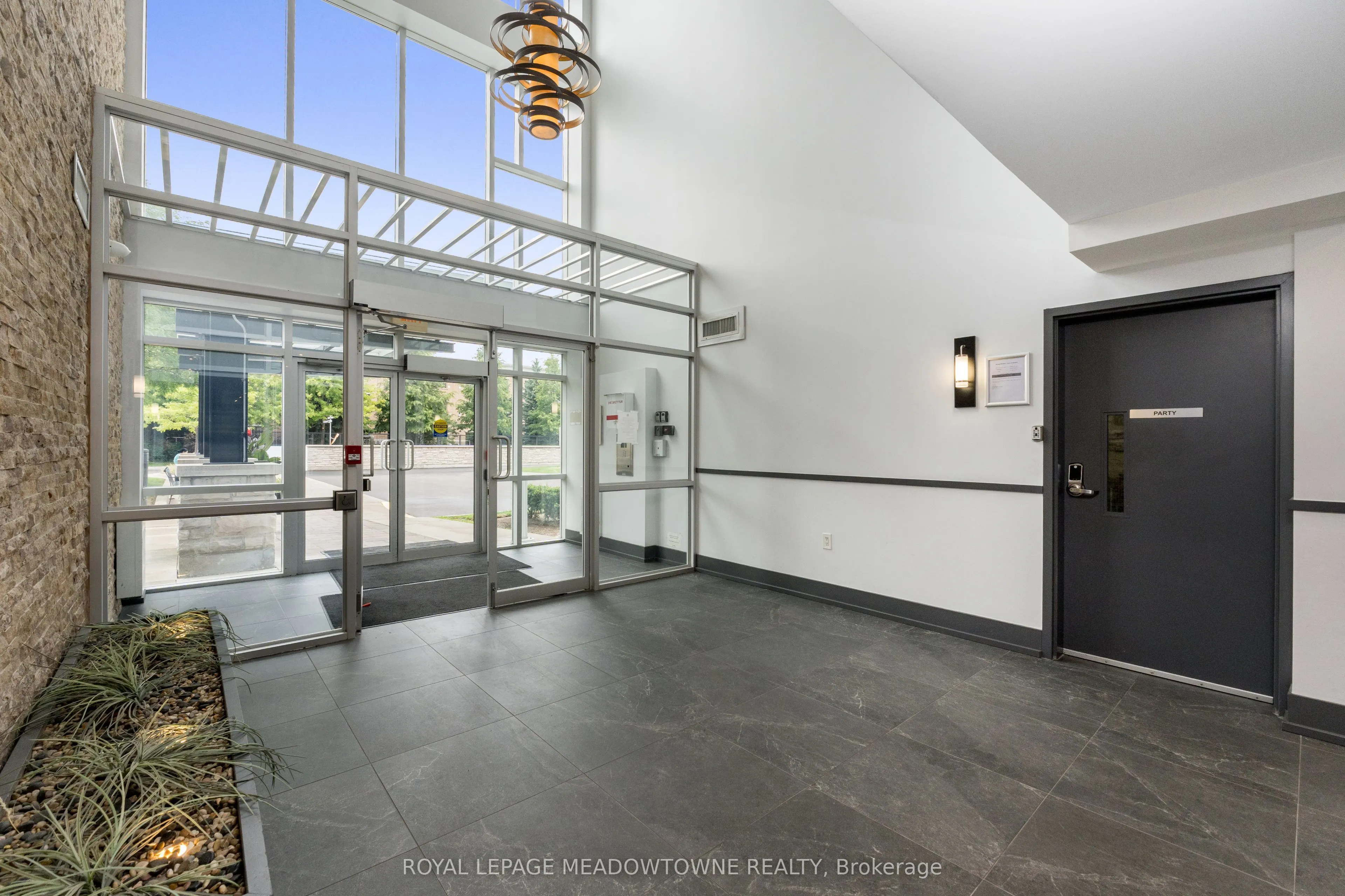 570 Lolita Gardens, #125