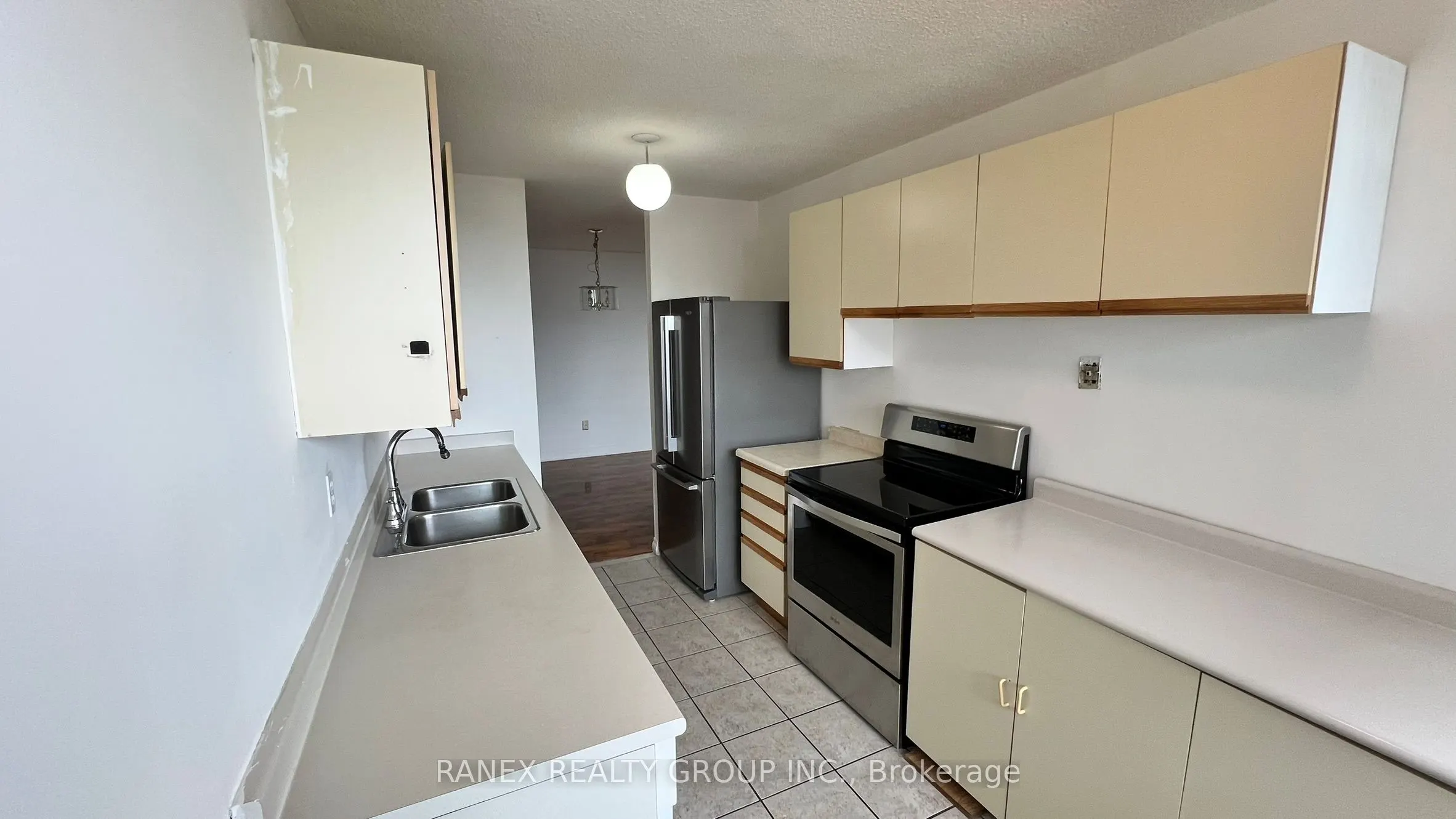 25 Kensington Road, #1407