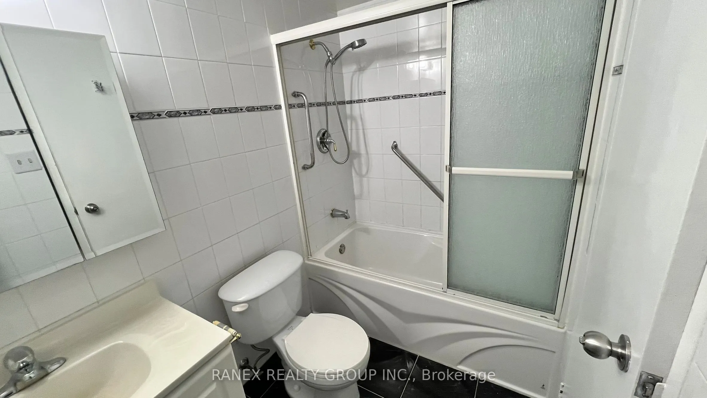 25 Kensington Road, #1407