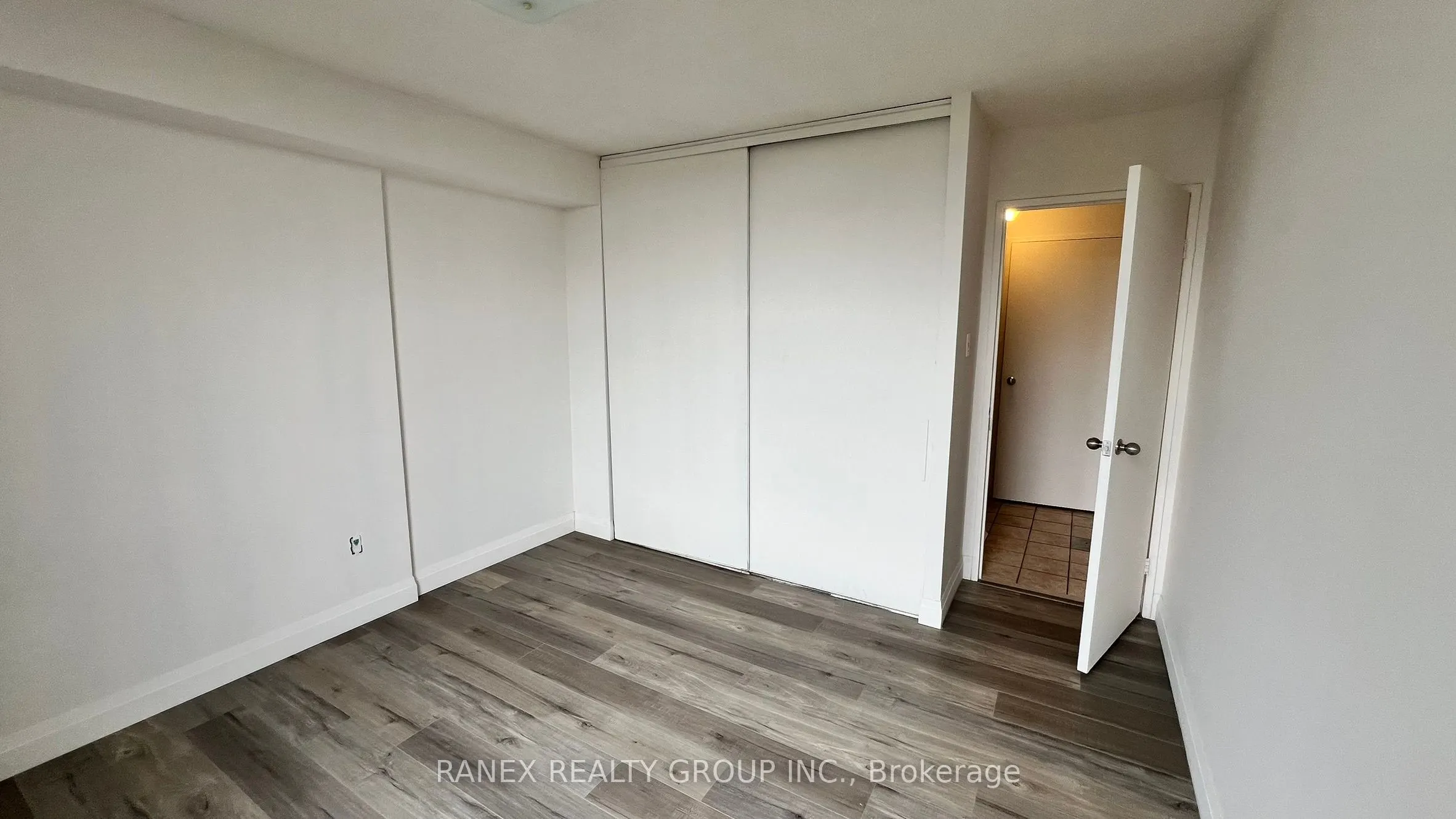 25 Kensington Road, #1407