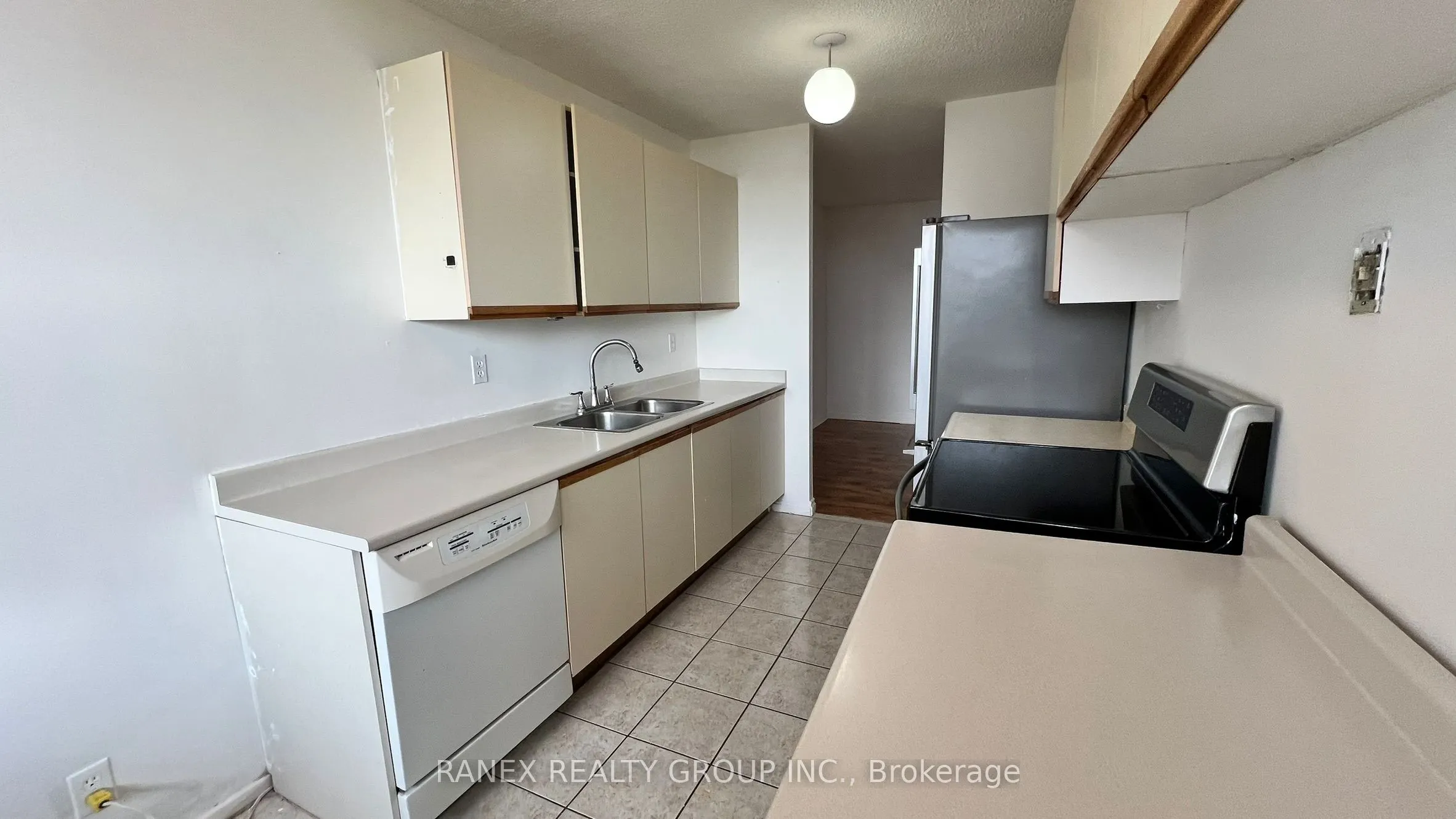 25 Kensington Road, #1407