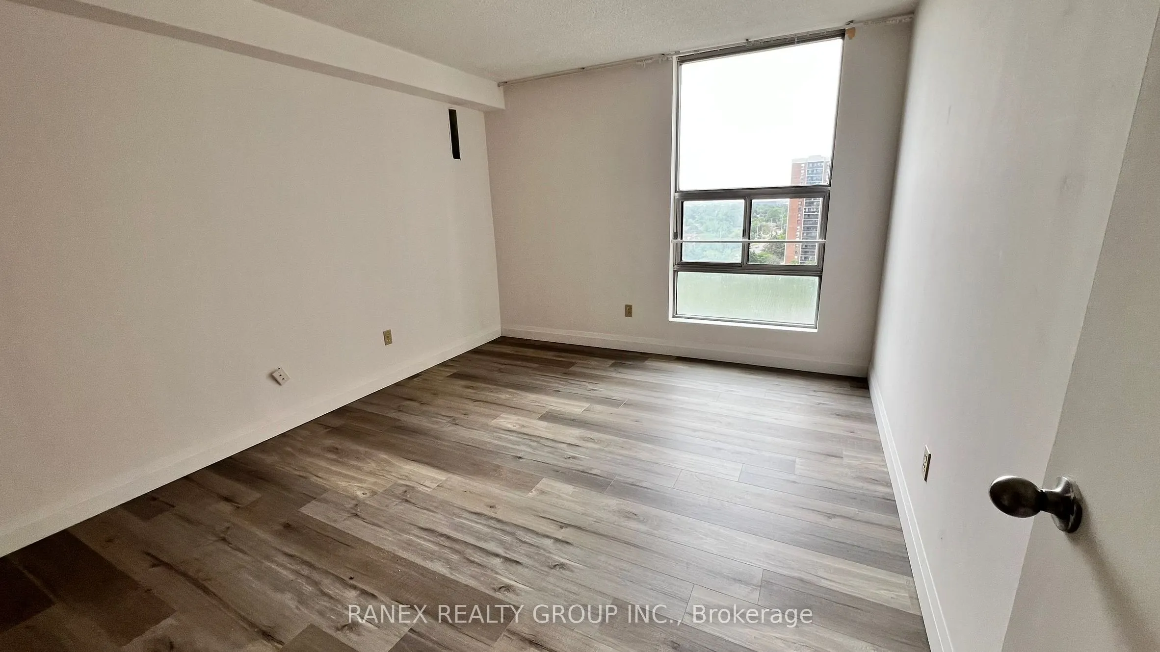 25 Kensington Road, #1407