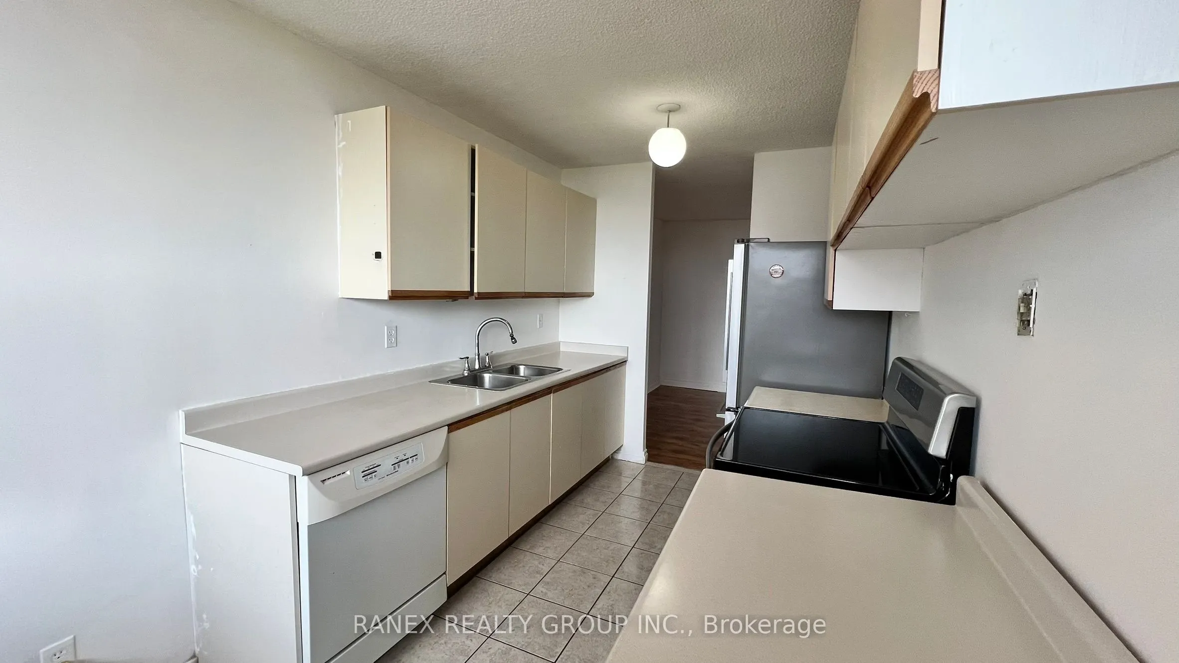 25 Kensington Road, #1407