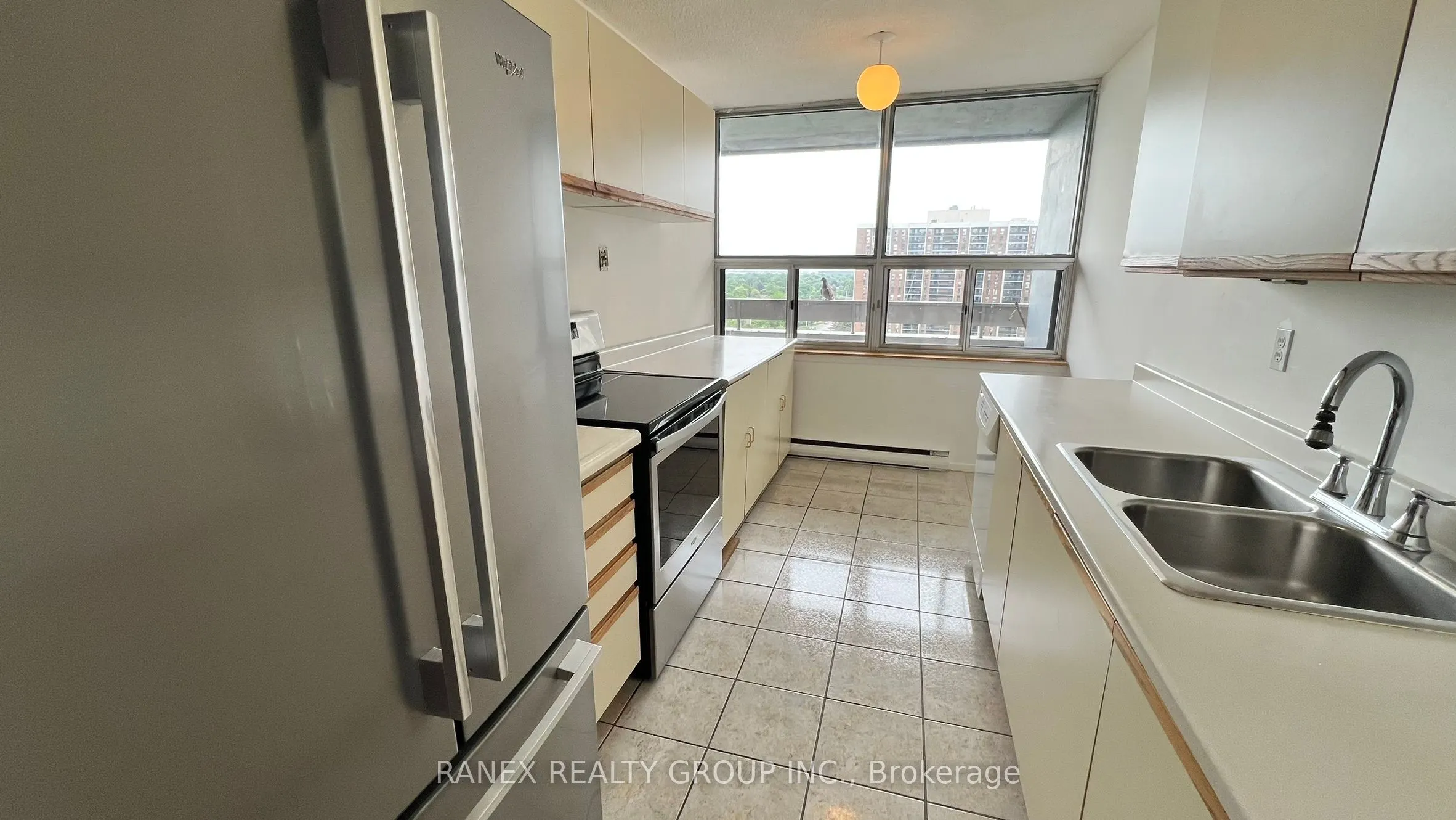 25 Kensington Road, #1407