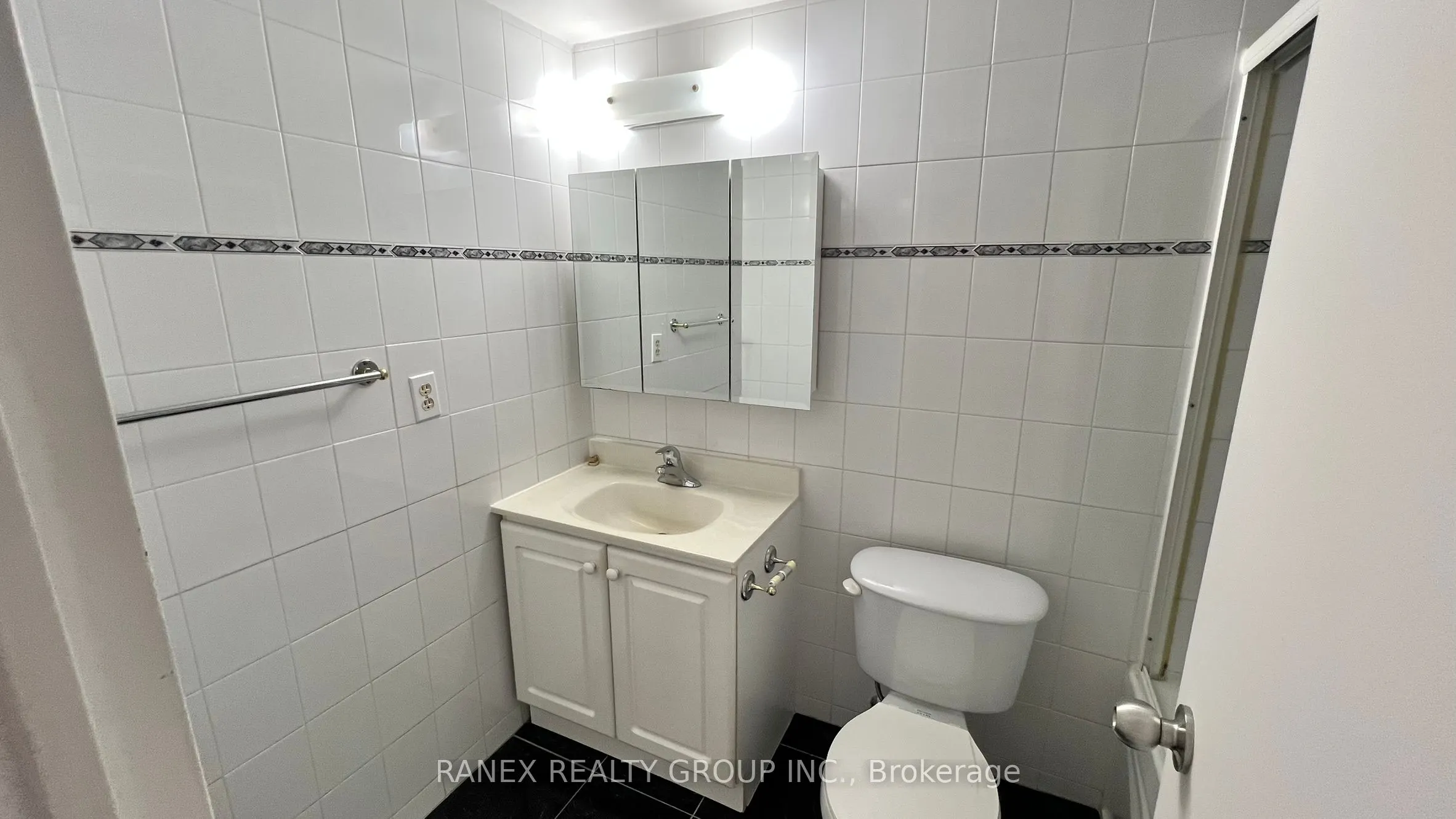 25 Kensington Road, #1407