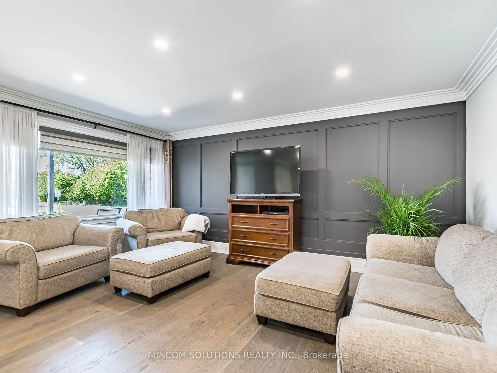 37 Suburban Drive