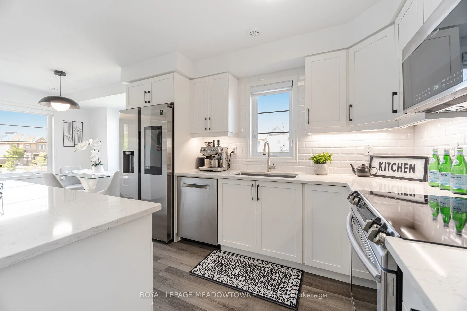 898 Cactus Point