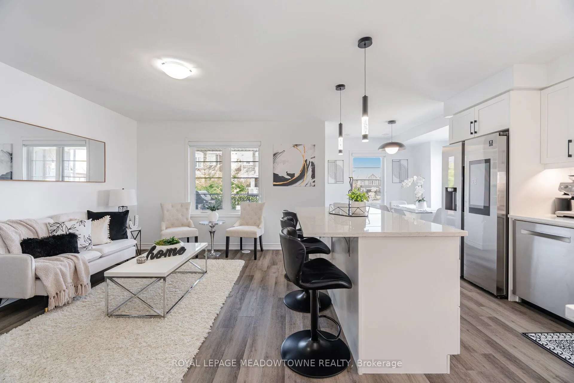 898 Cactus Point