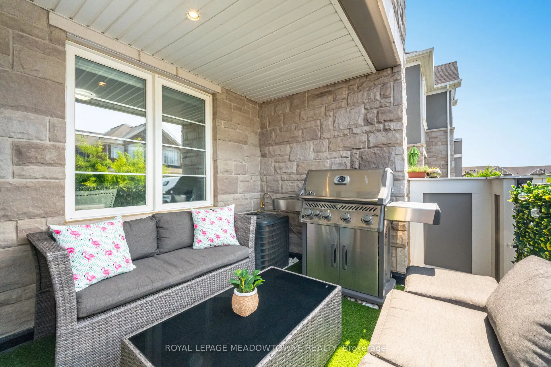 898 Cactus Point