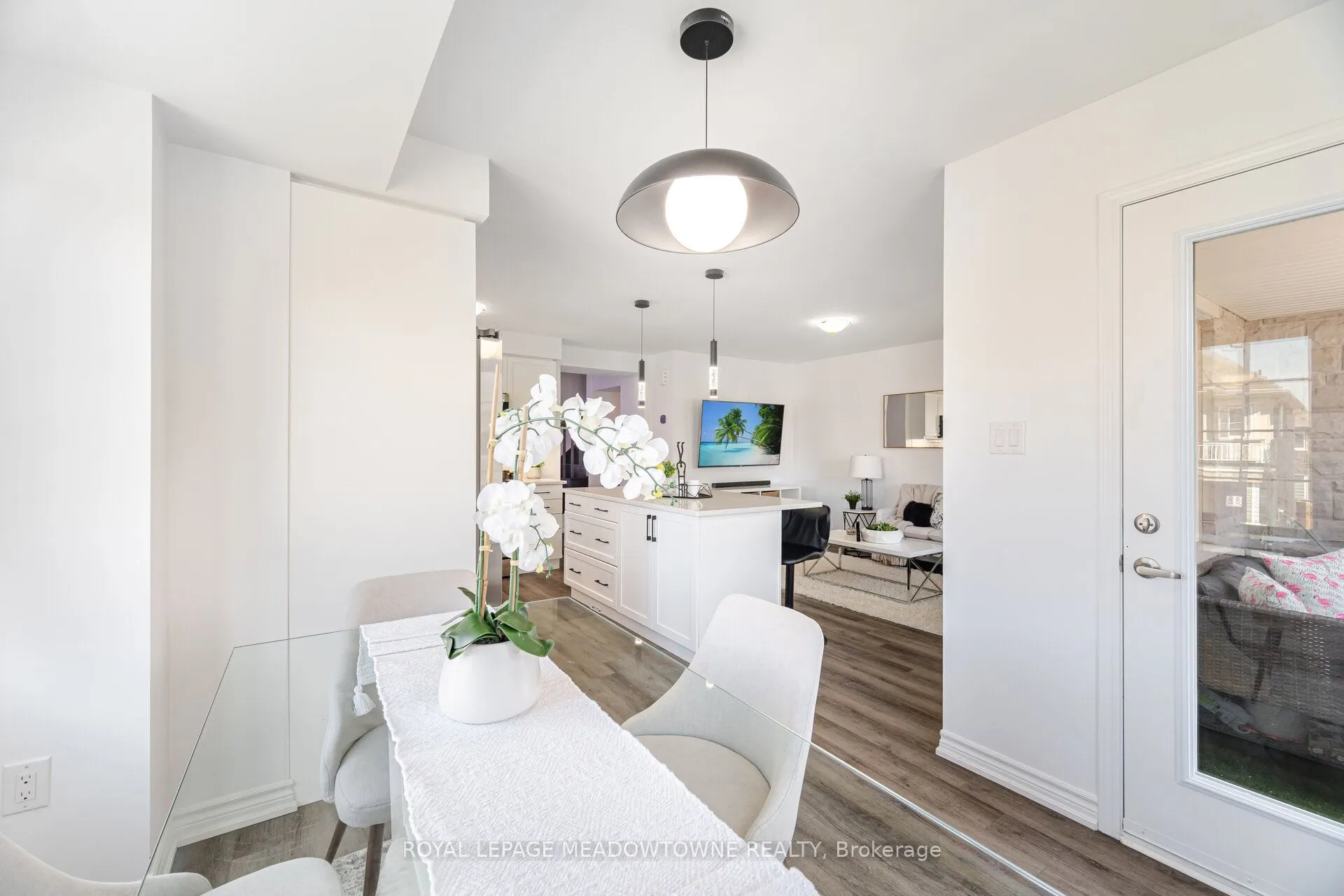 898 Cactus Point