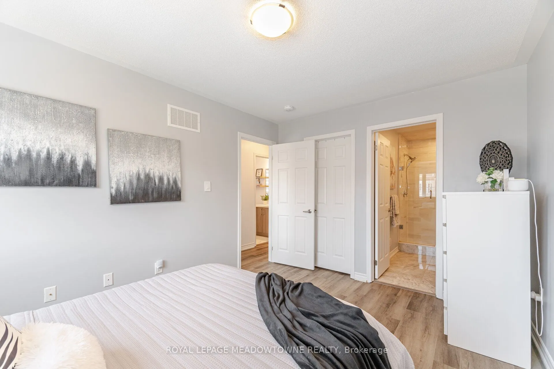 898 Cactus Point