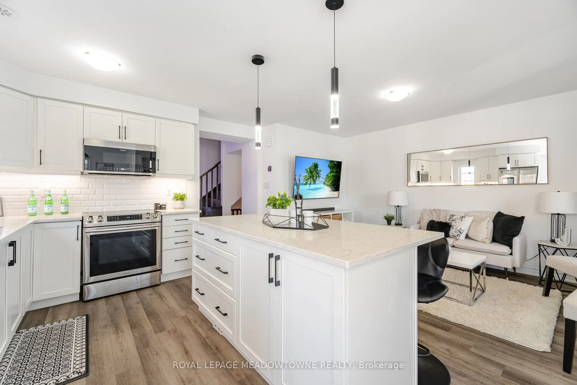 898 Cactus Point