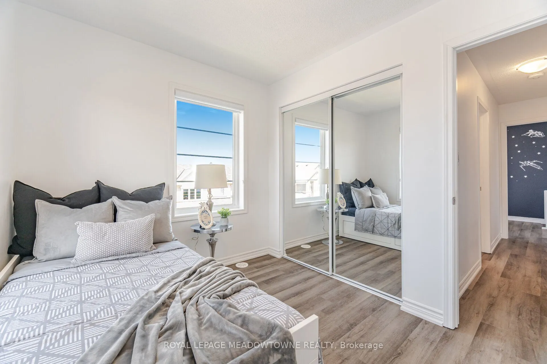 898 Cactus Point
