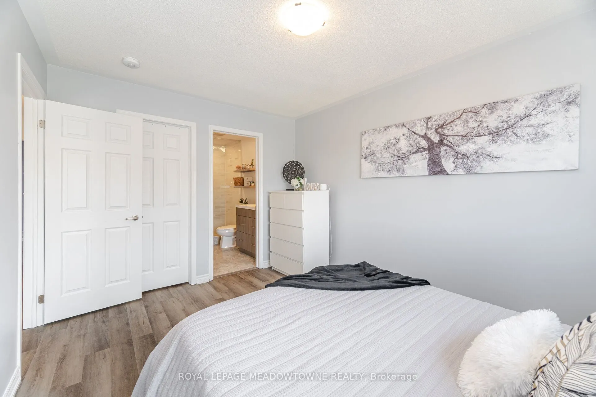 898 Cactus Point