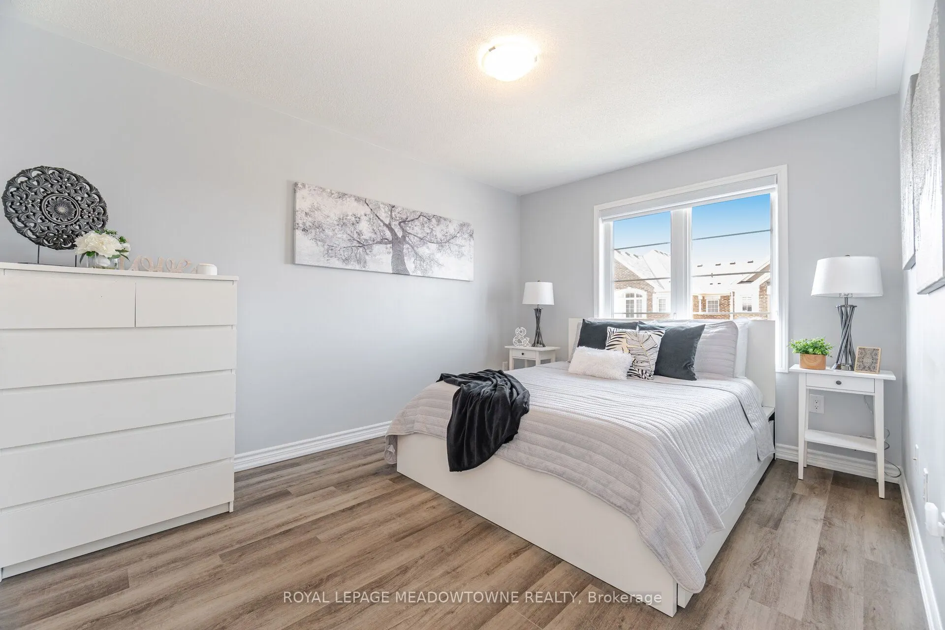 898 Cactus Point