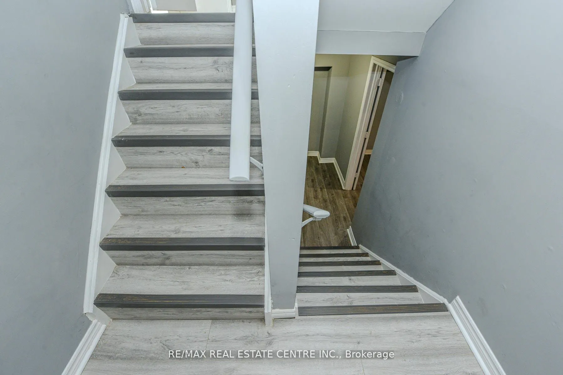 2155 Peachtree Lane