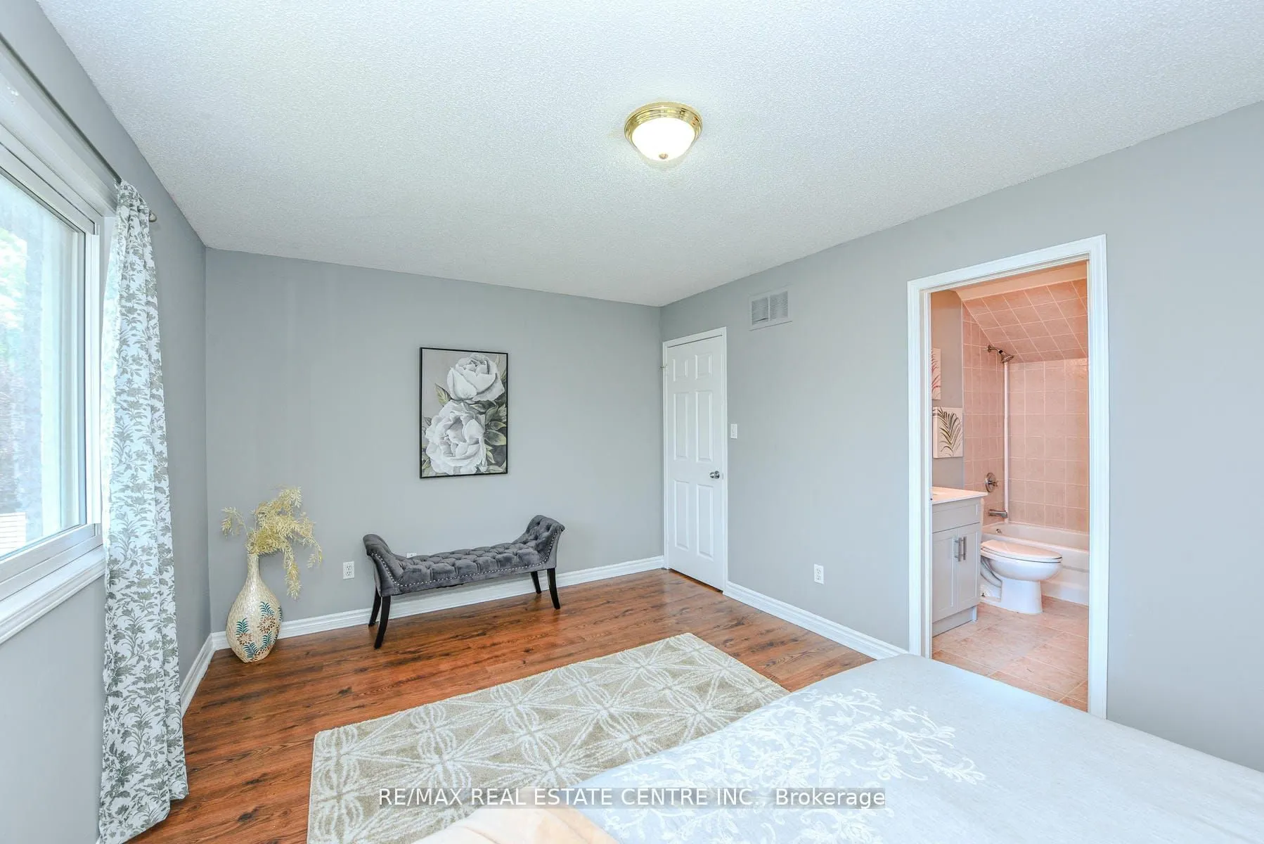 2155 Peachtree Lane