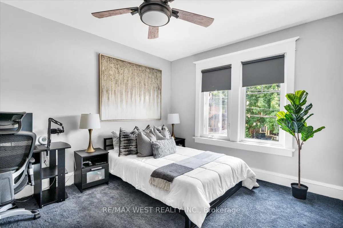 206 Howard Park Avenue