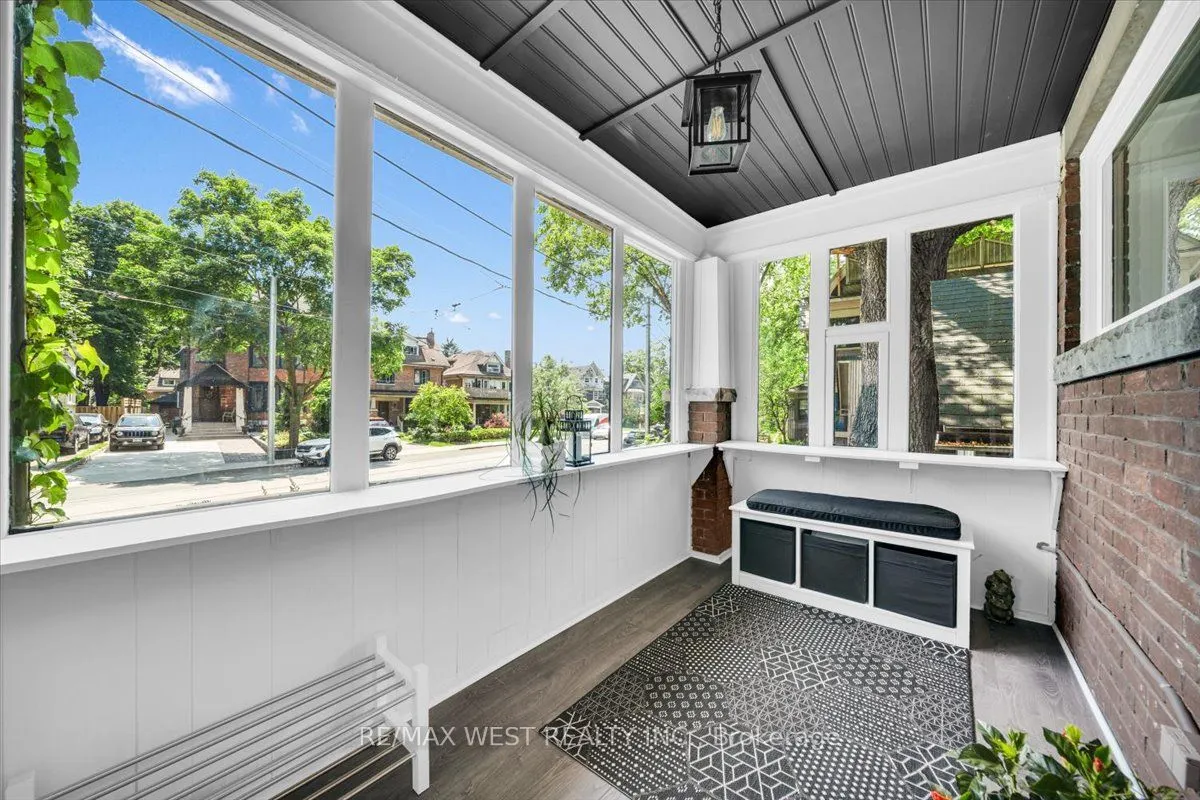 206 Howard Park Avenue
