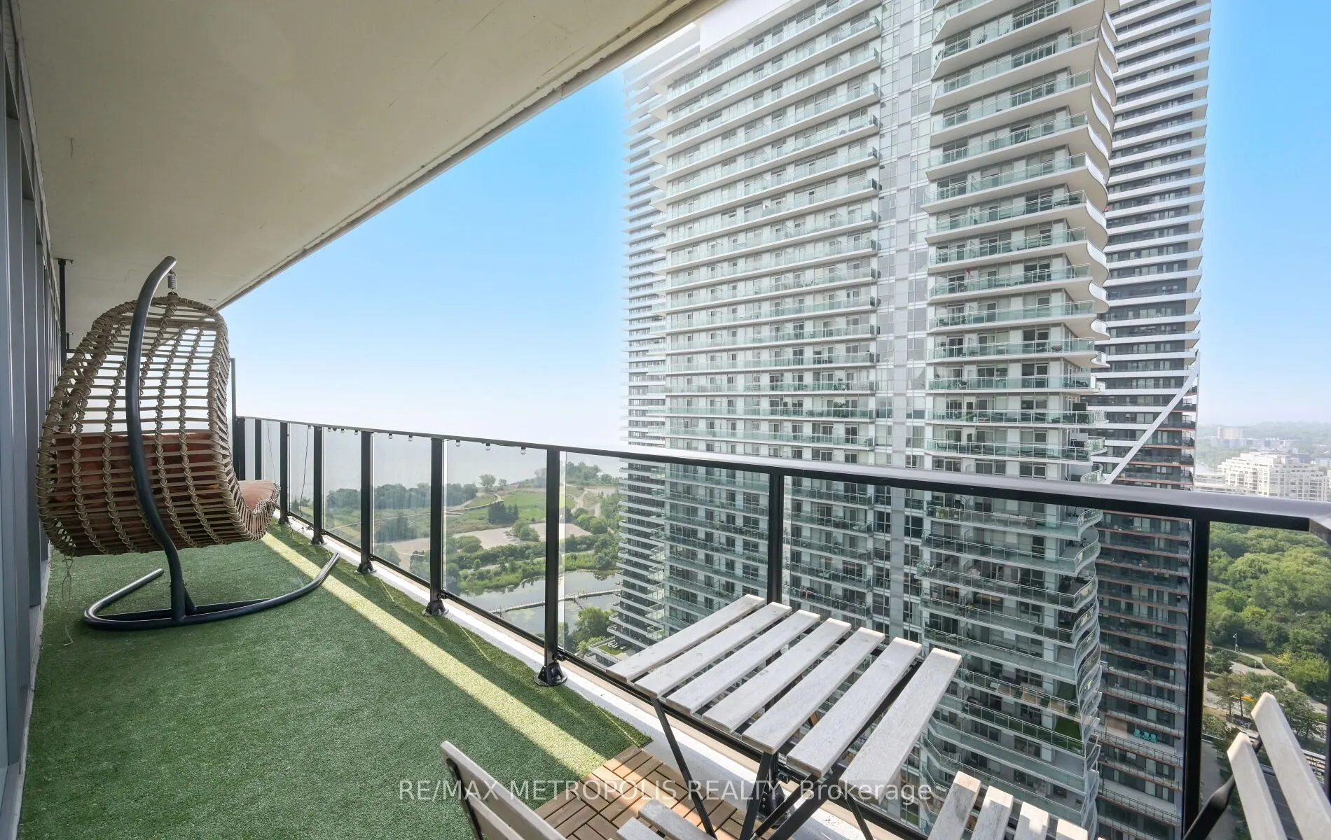 70 ANNIE CRAIG Drive, #2808