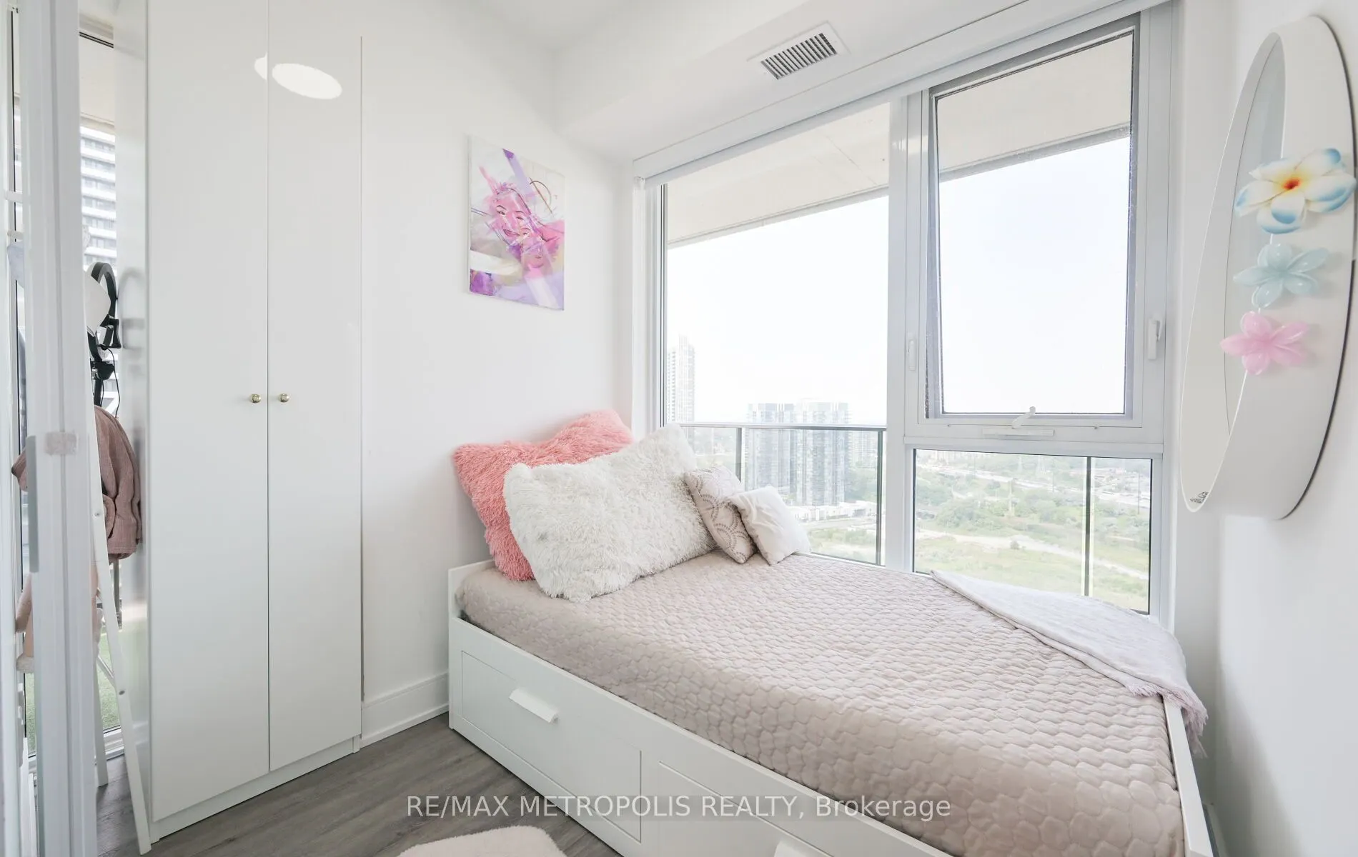 70 ANNIE CRAIG Drive, #2808