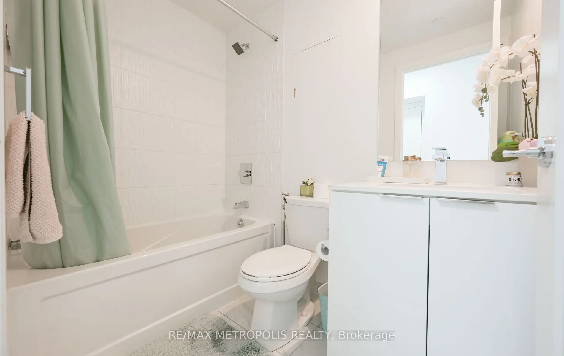 70 ANNIE CRAIG Drive, #2808