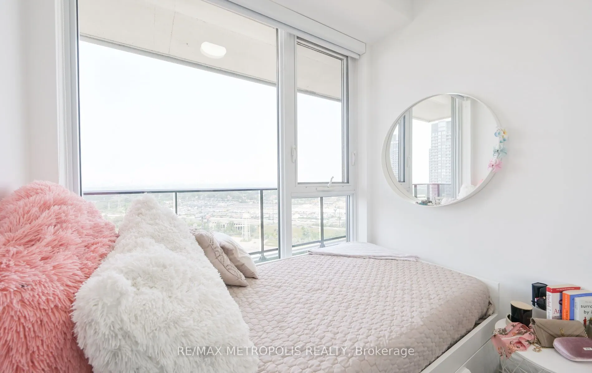 70 ANNIE CRAIG Drive, #2808