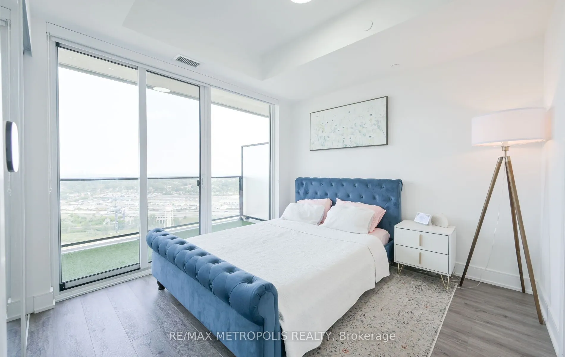 70 ANNIE CRAIG Drive, #2808