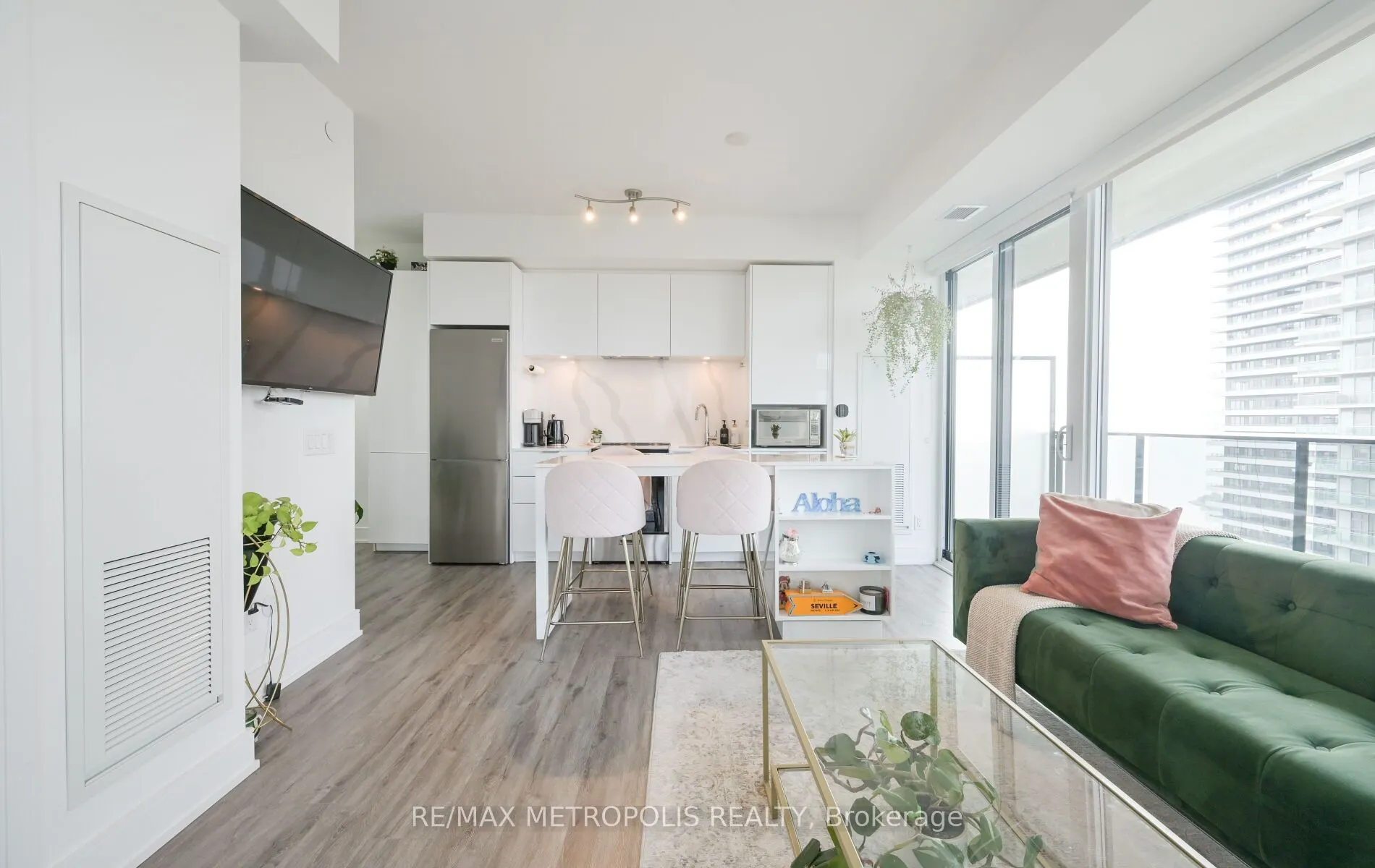 70 ANNIE CRAIG Drive, #2808