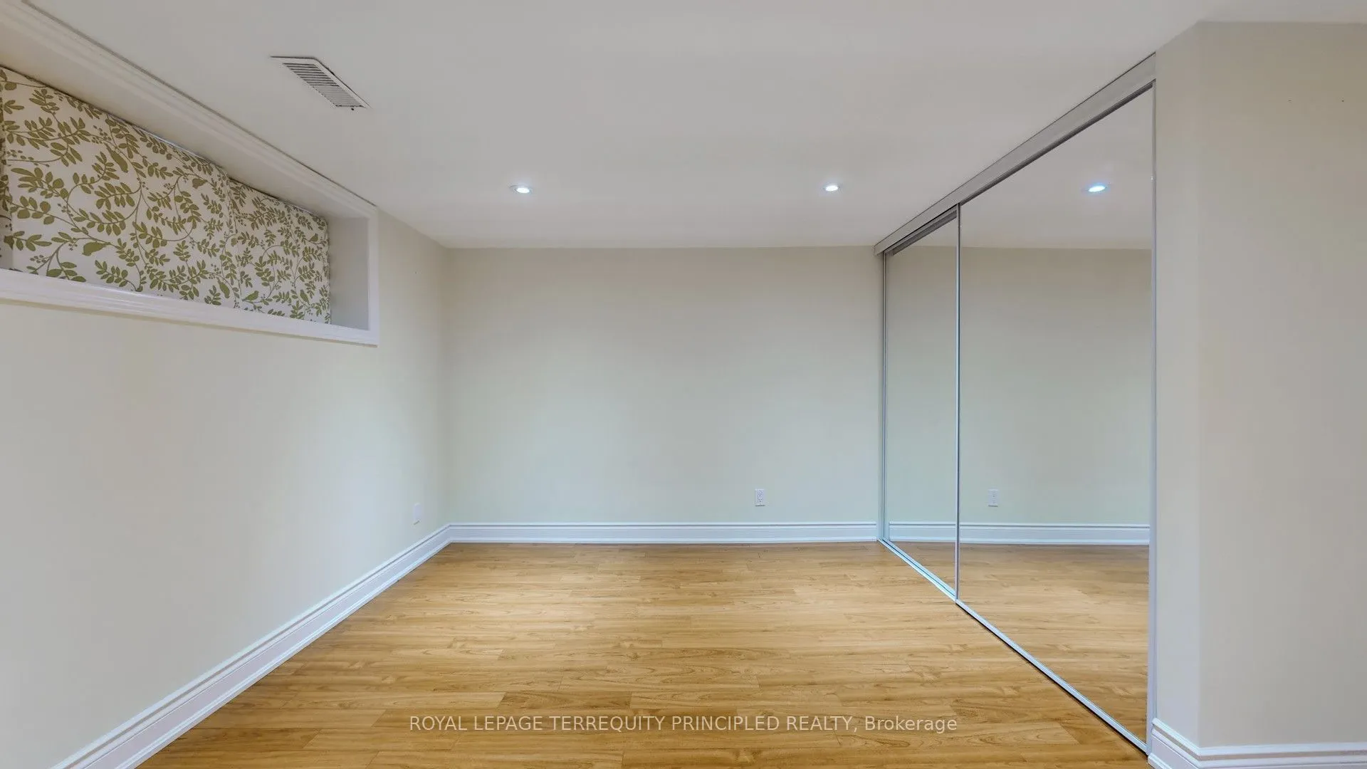 14 Hedges Boulevard, #Lower