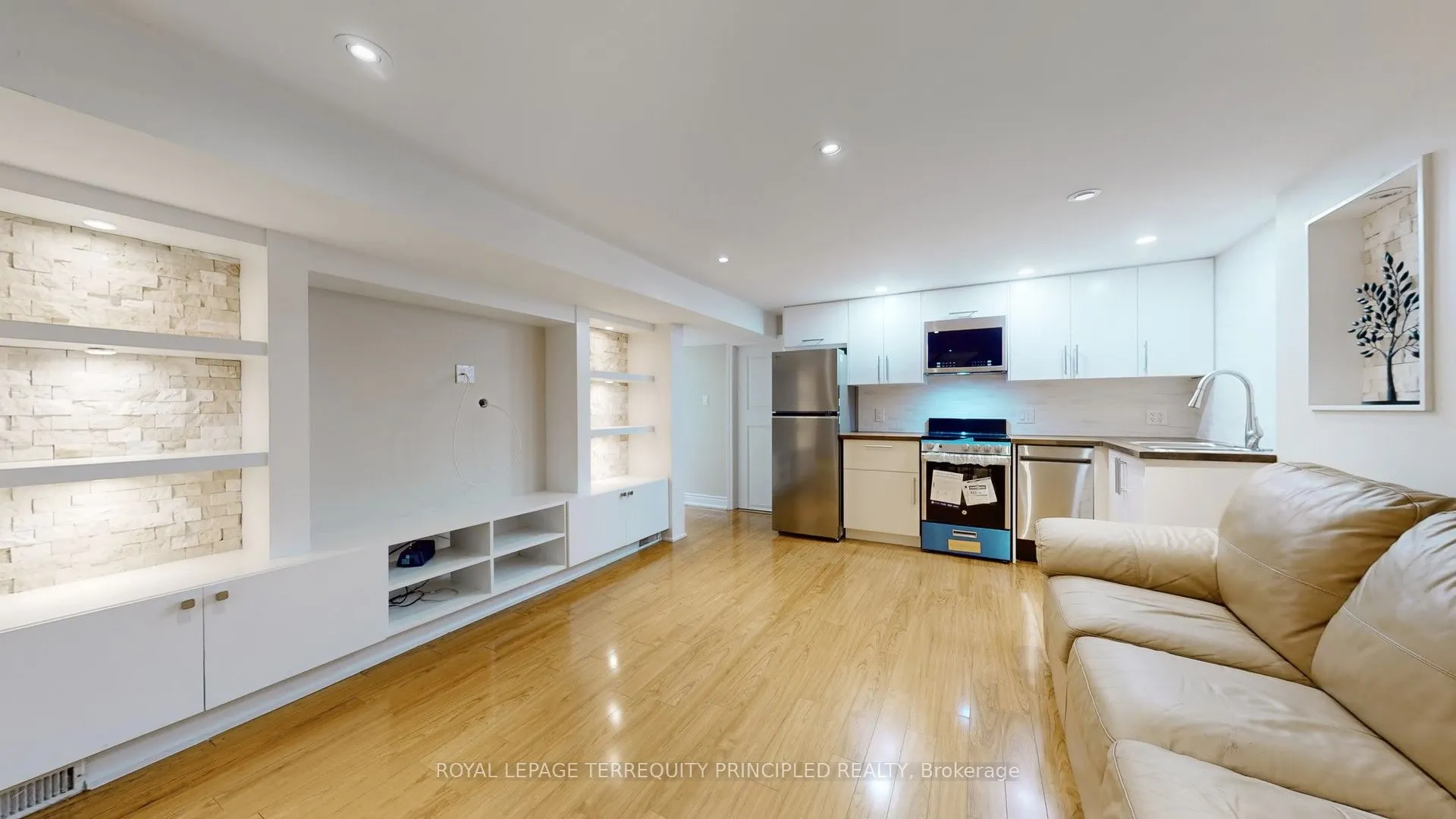 14 Hedges Boulevard, #Lower