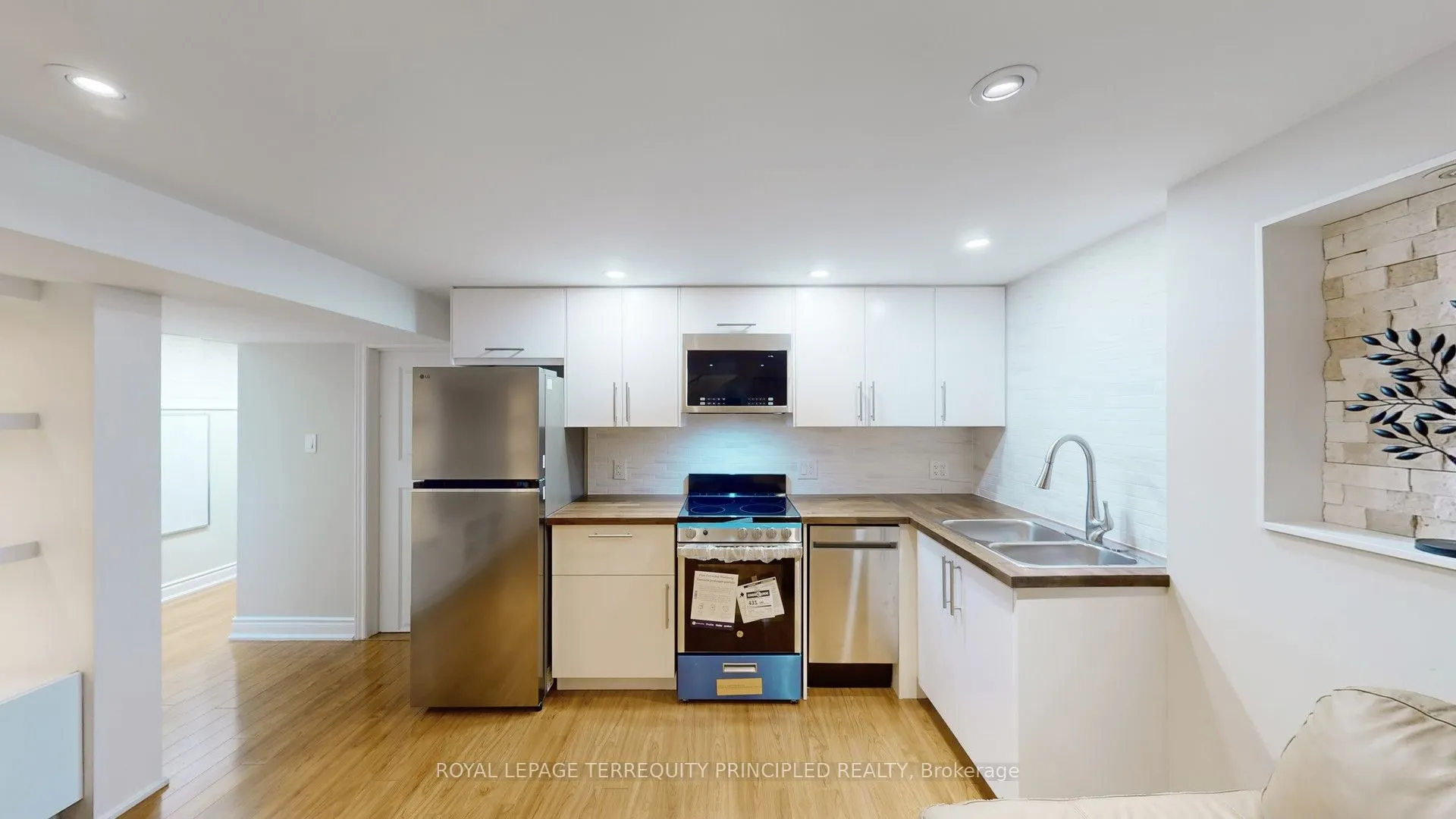 14 Hedges Boulevard, #Lower