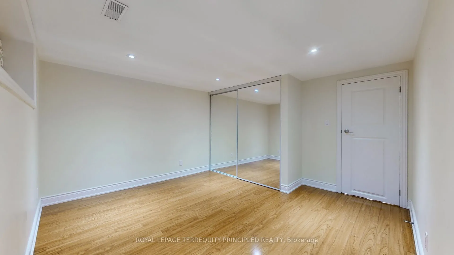 14 Hedges Boulevard, #Lower