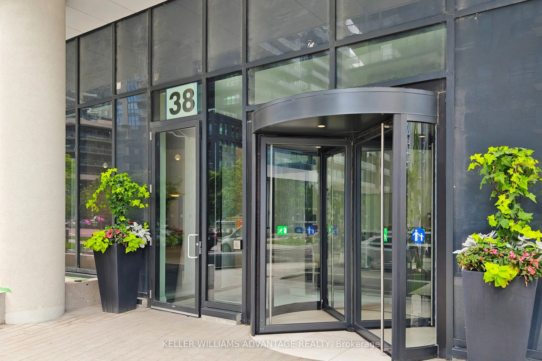 38 Annie Craig Drive, #2206