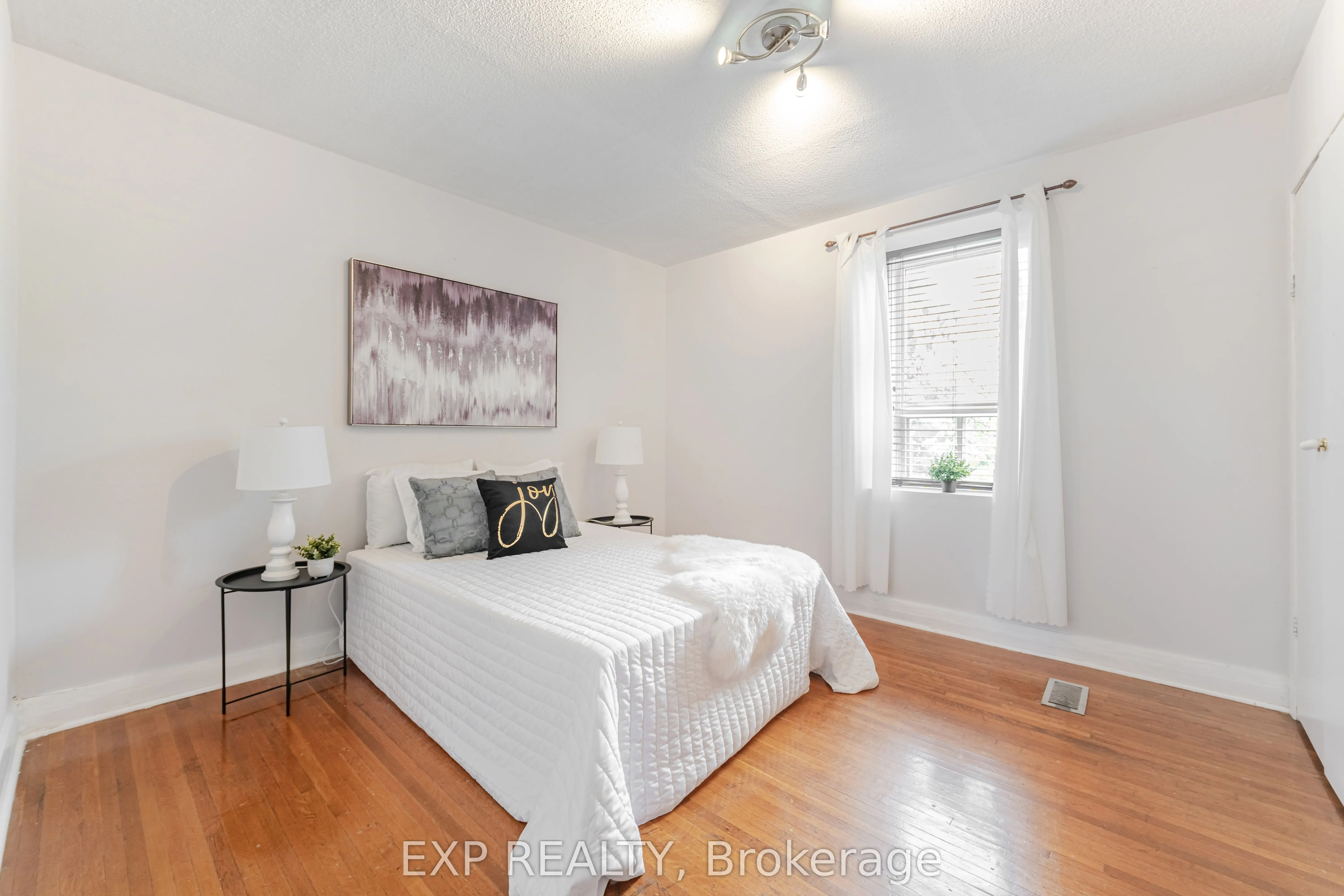 214 Silverthorn Avenue