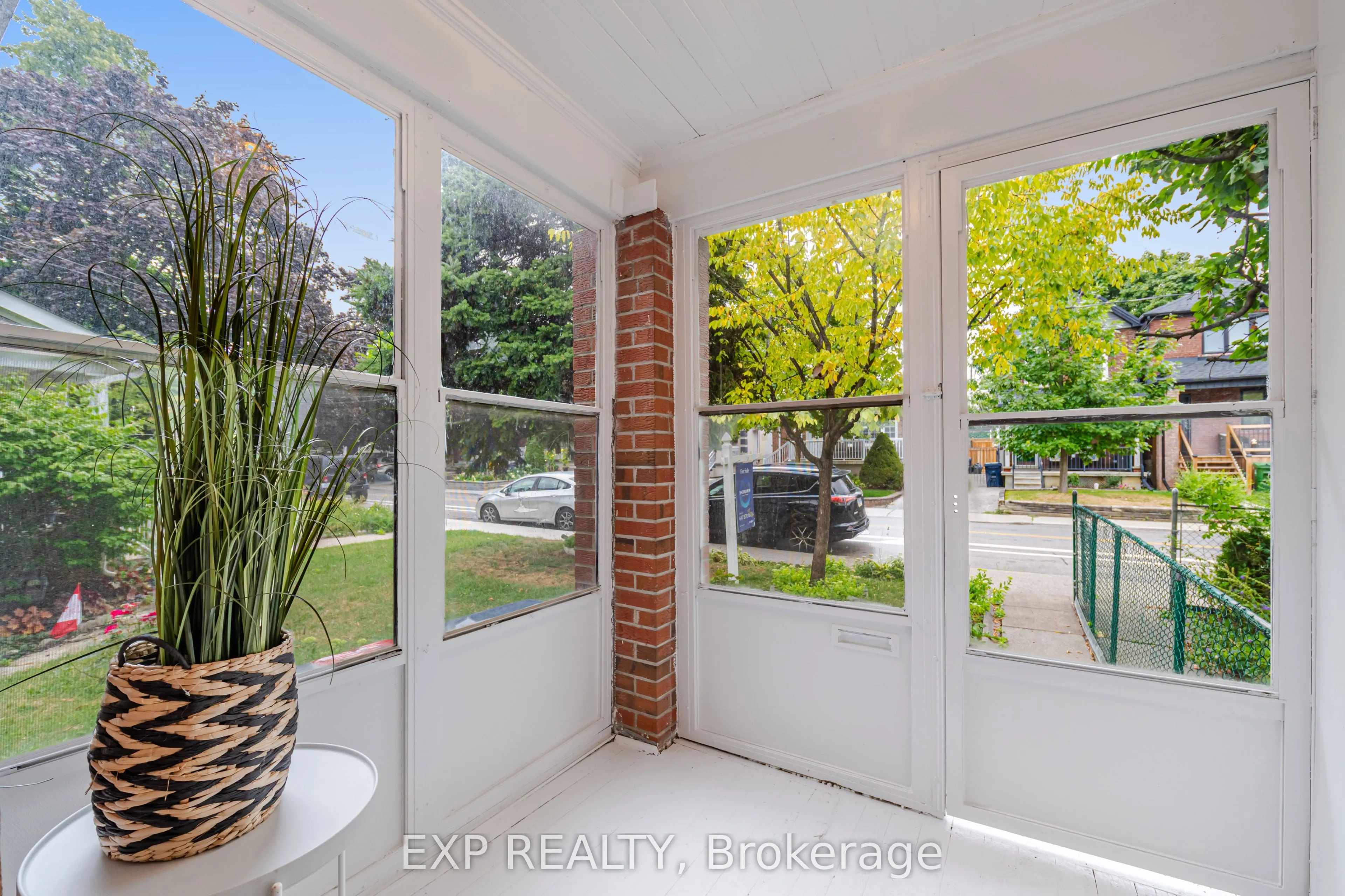 214 Silverthorn Avenue