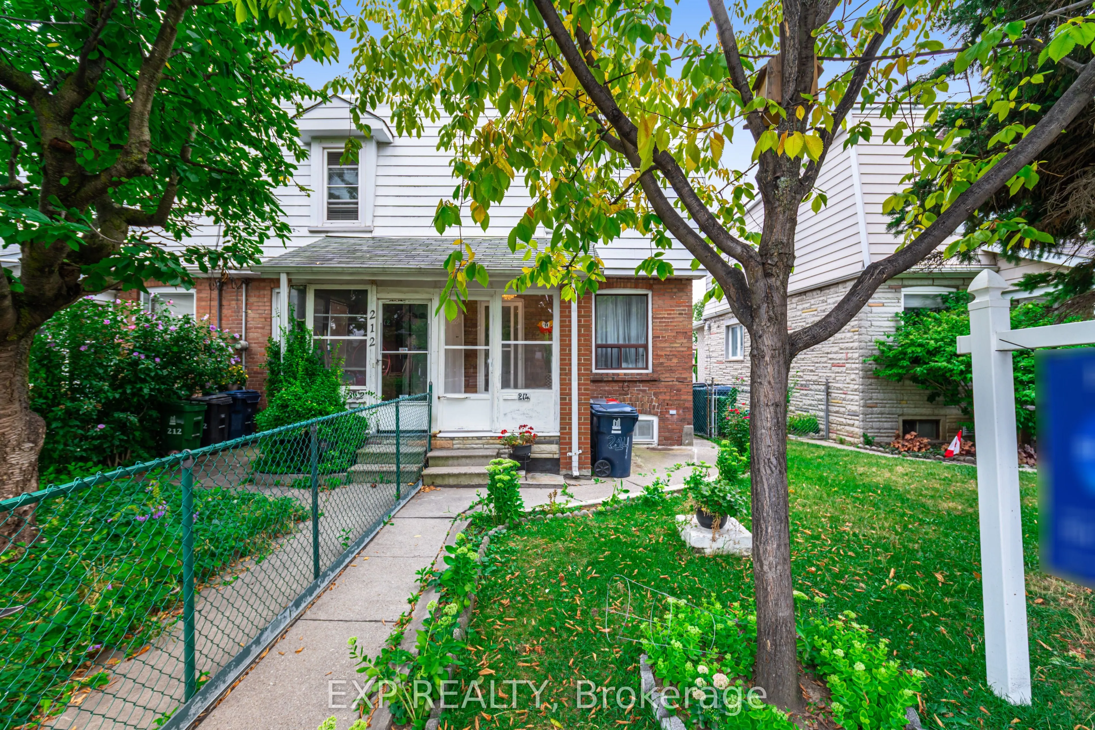 214 Silverthorn Avenue