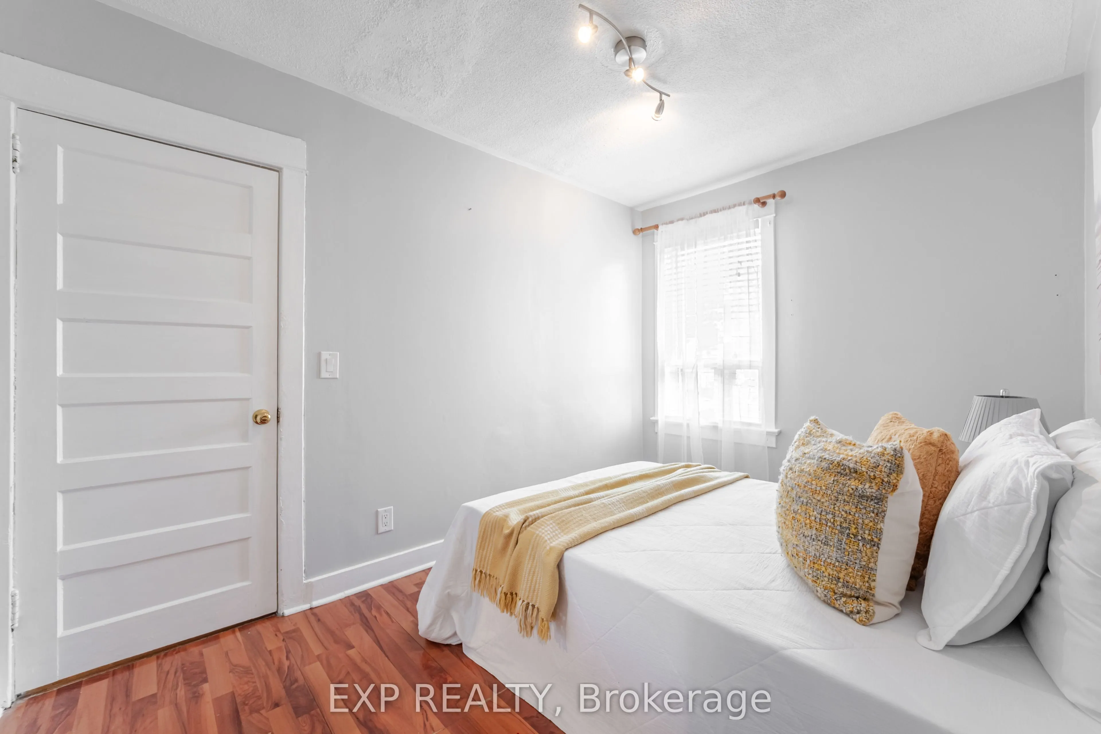 214 Silverthorn Avenue