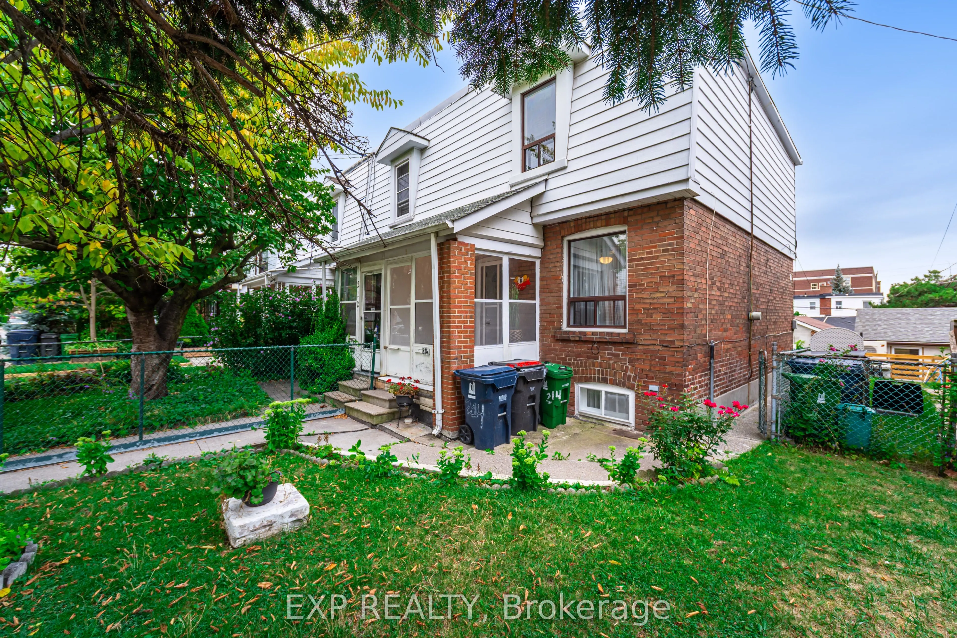 214 Silverthorn Avenue