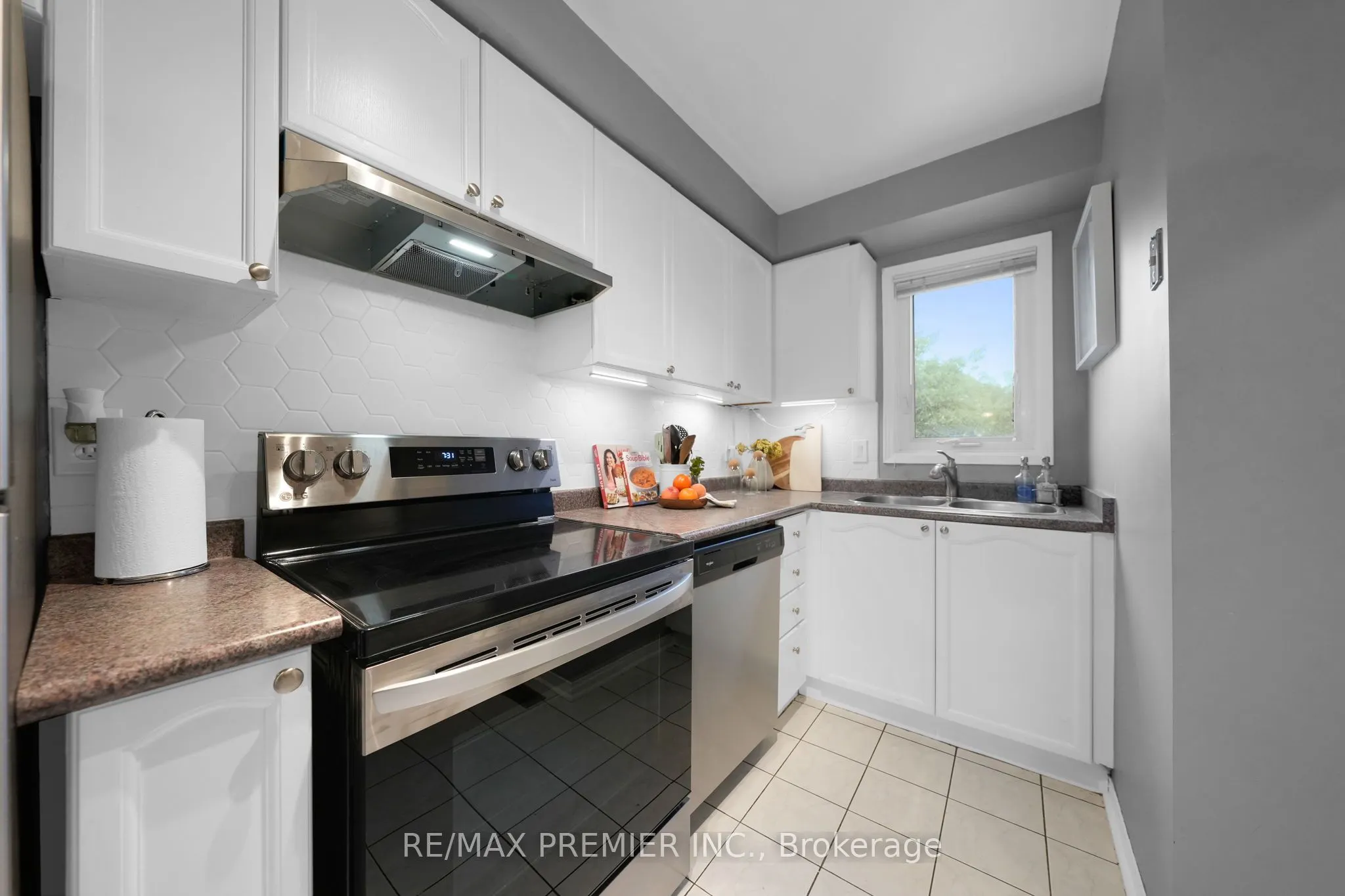6145 Snowy Owl Crescent