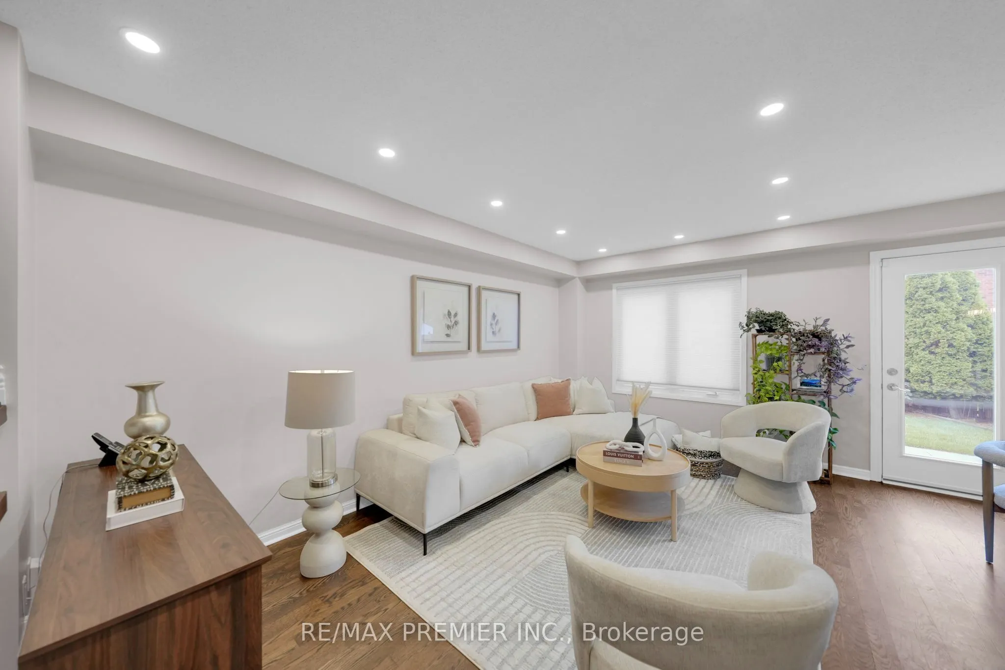 6145 Snowy Owl Crescent