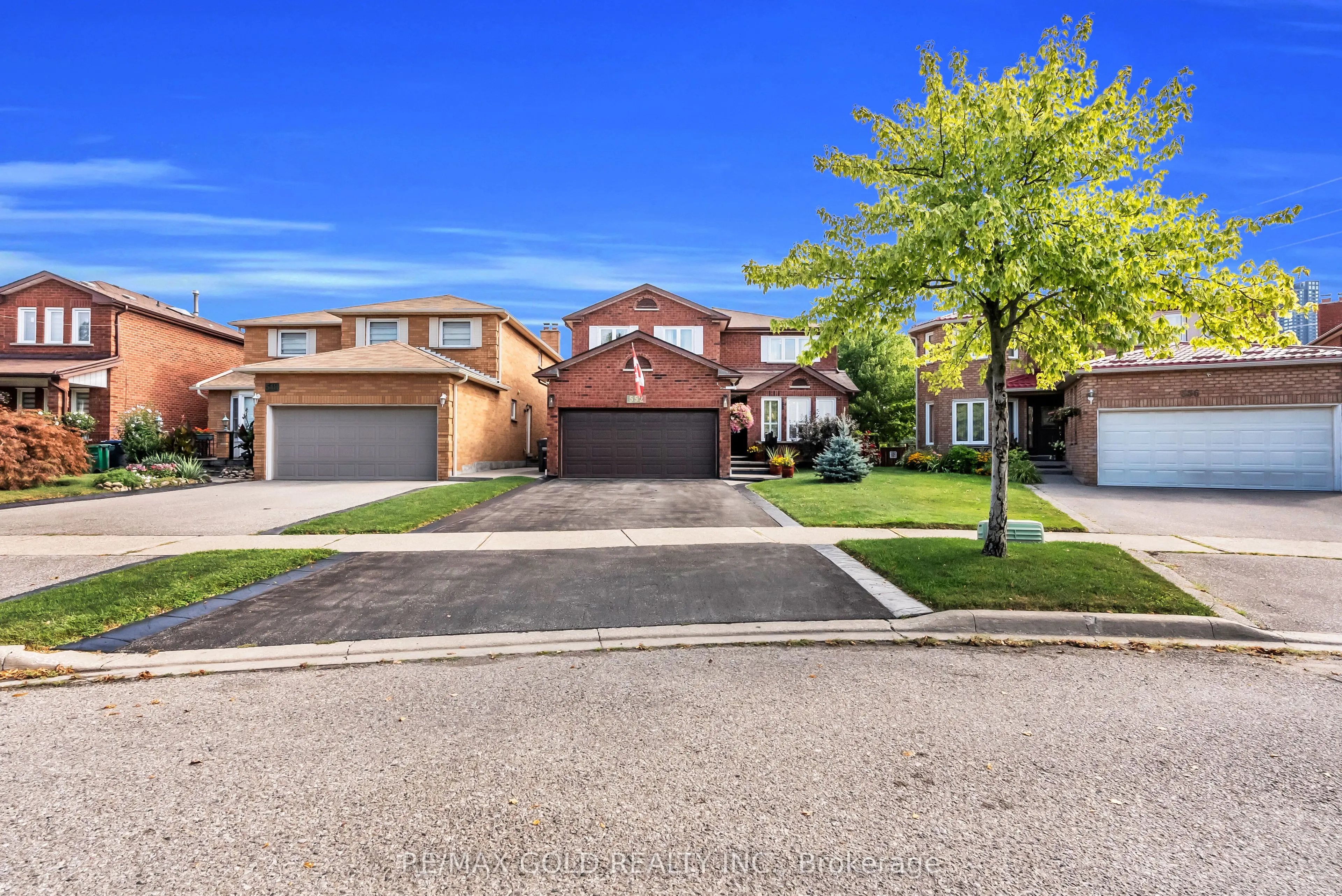 552 Farwell Crescent