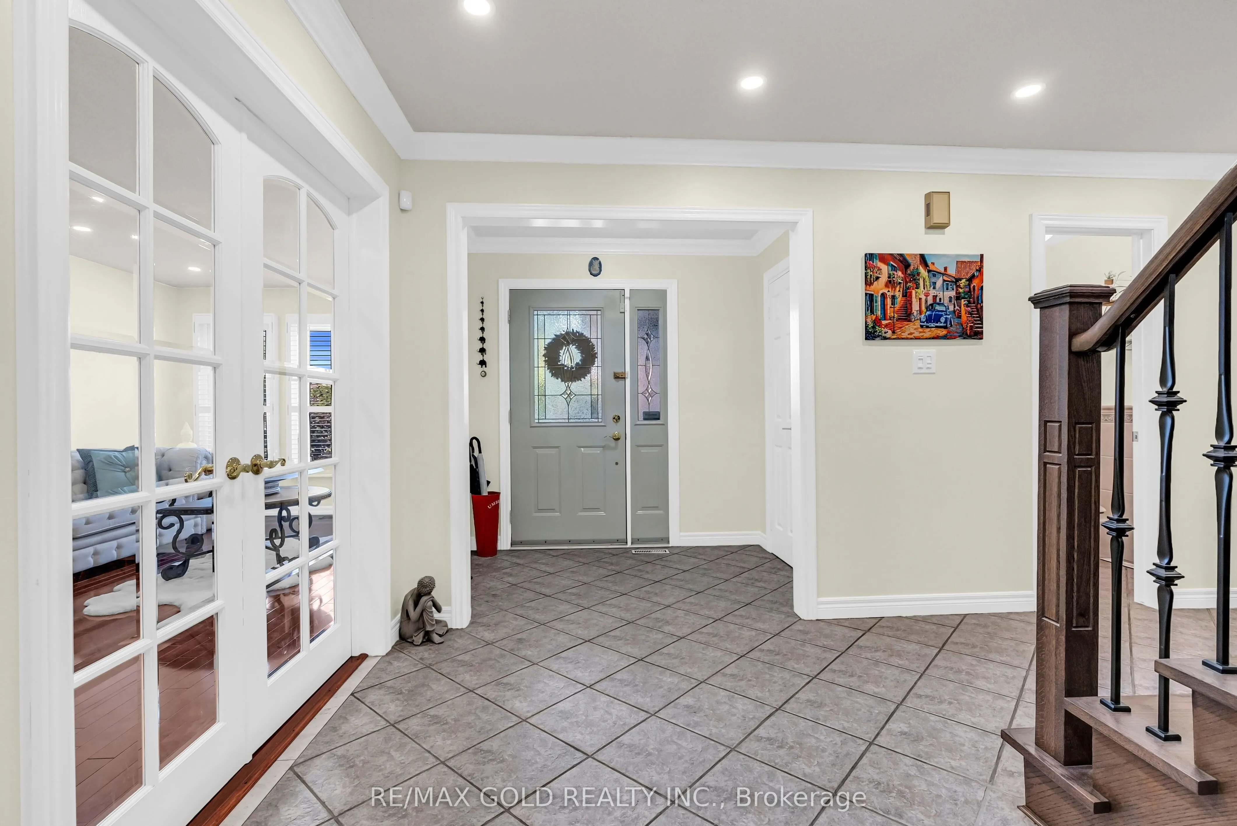 552 Farwell Crescent