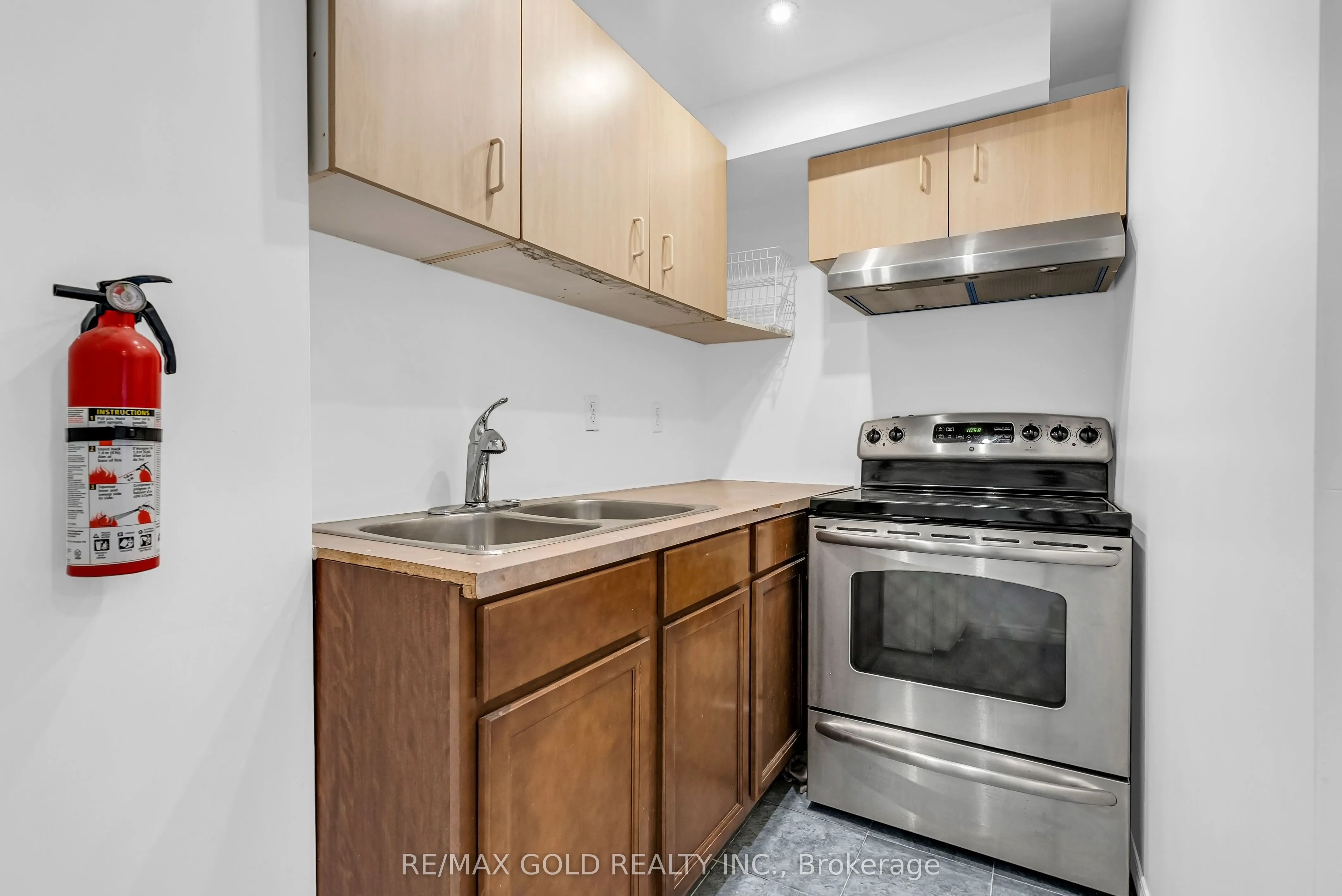 552 Farwell Crescent