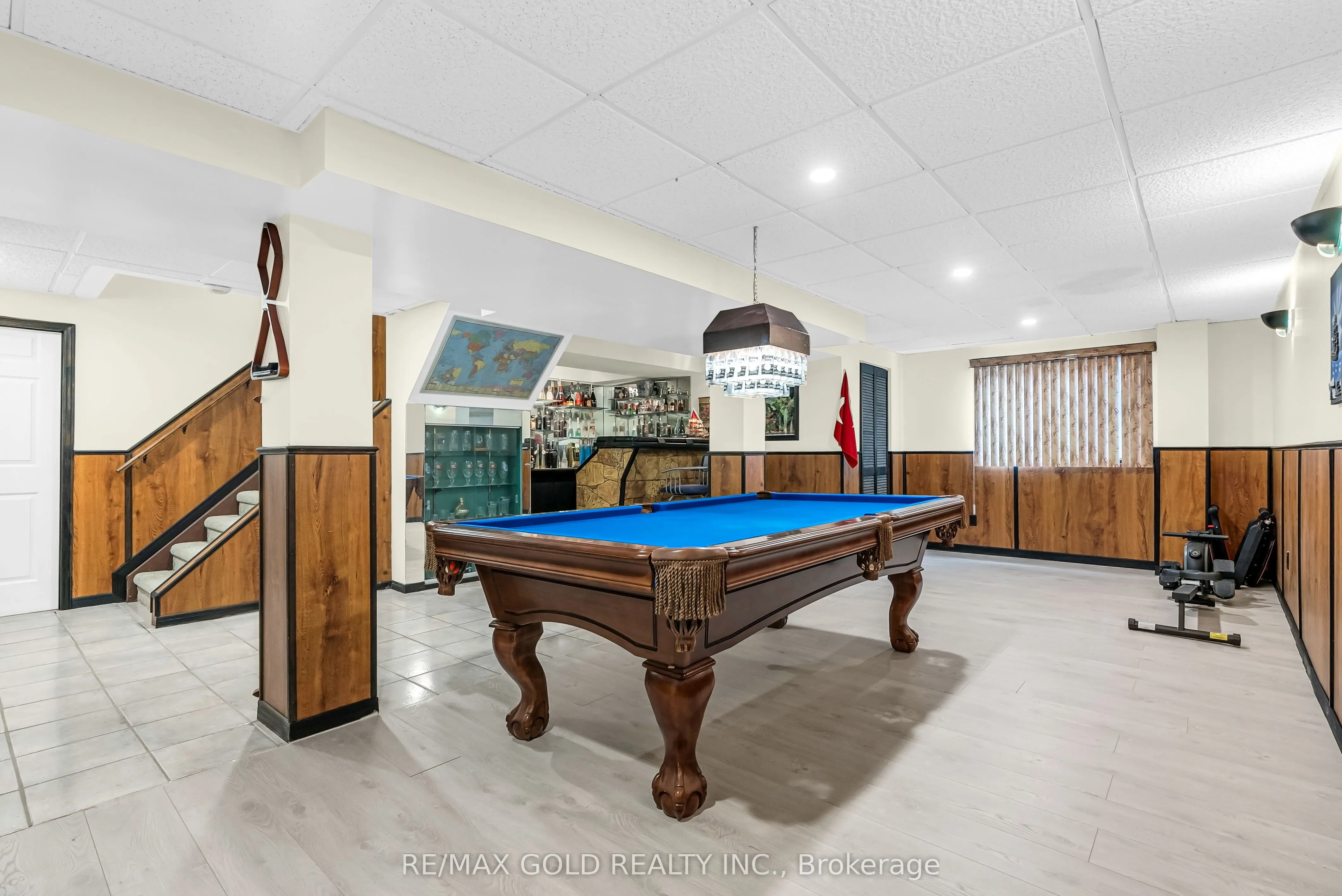 552 Farwell Crescent