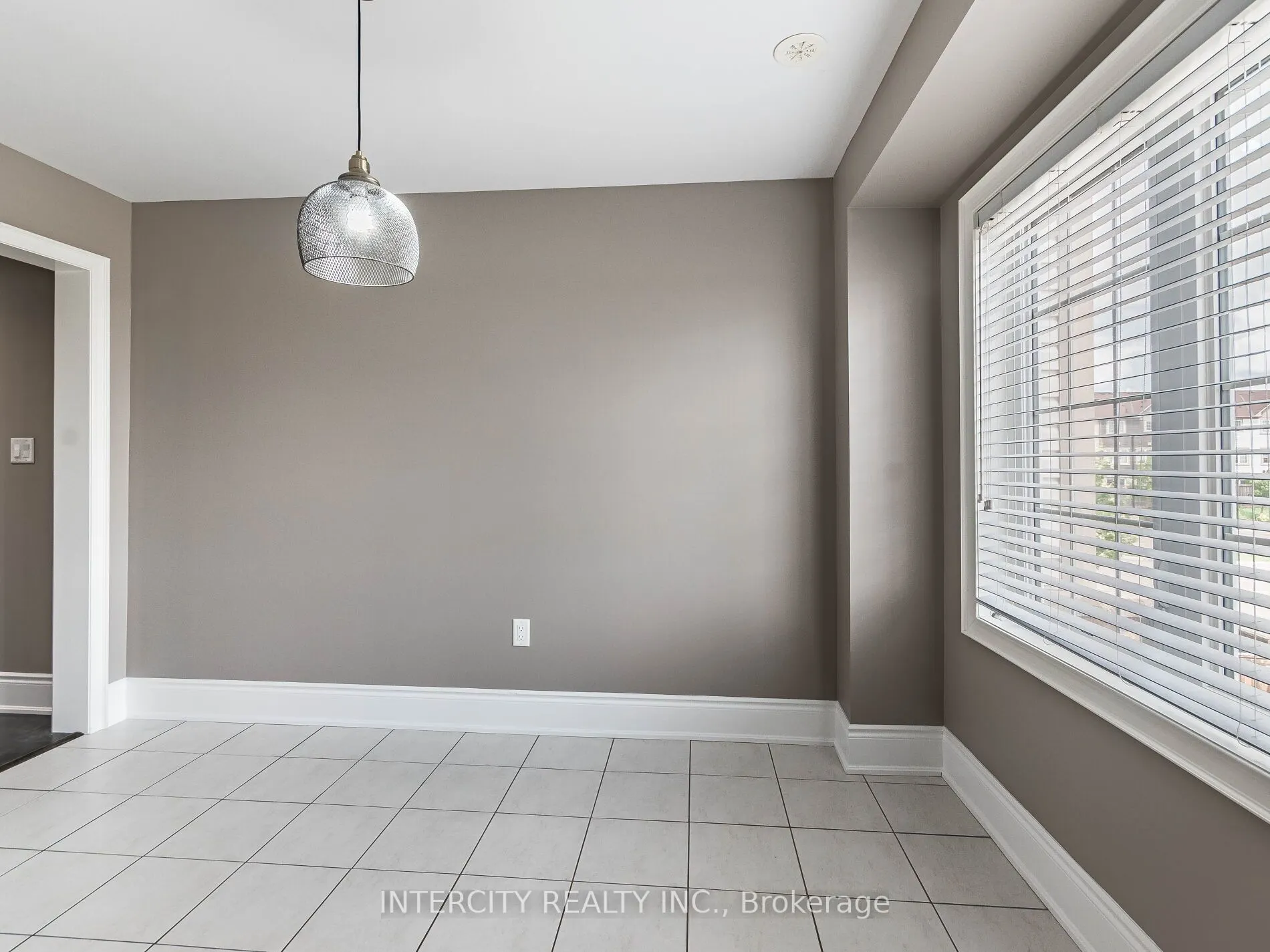 21 Vanhorne Close