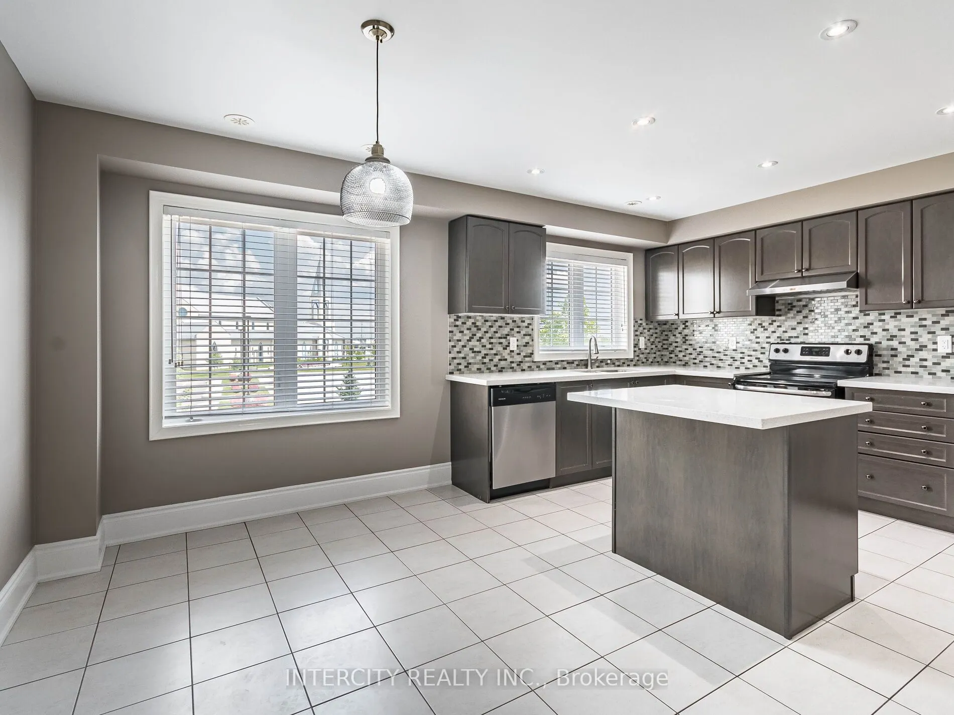 21 Vanhorne Close